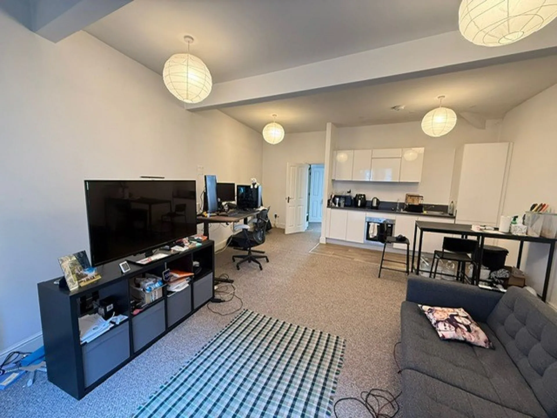 INVESTMENT - Leasehold Self Contained Second Floor Flat 