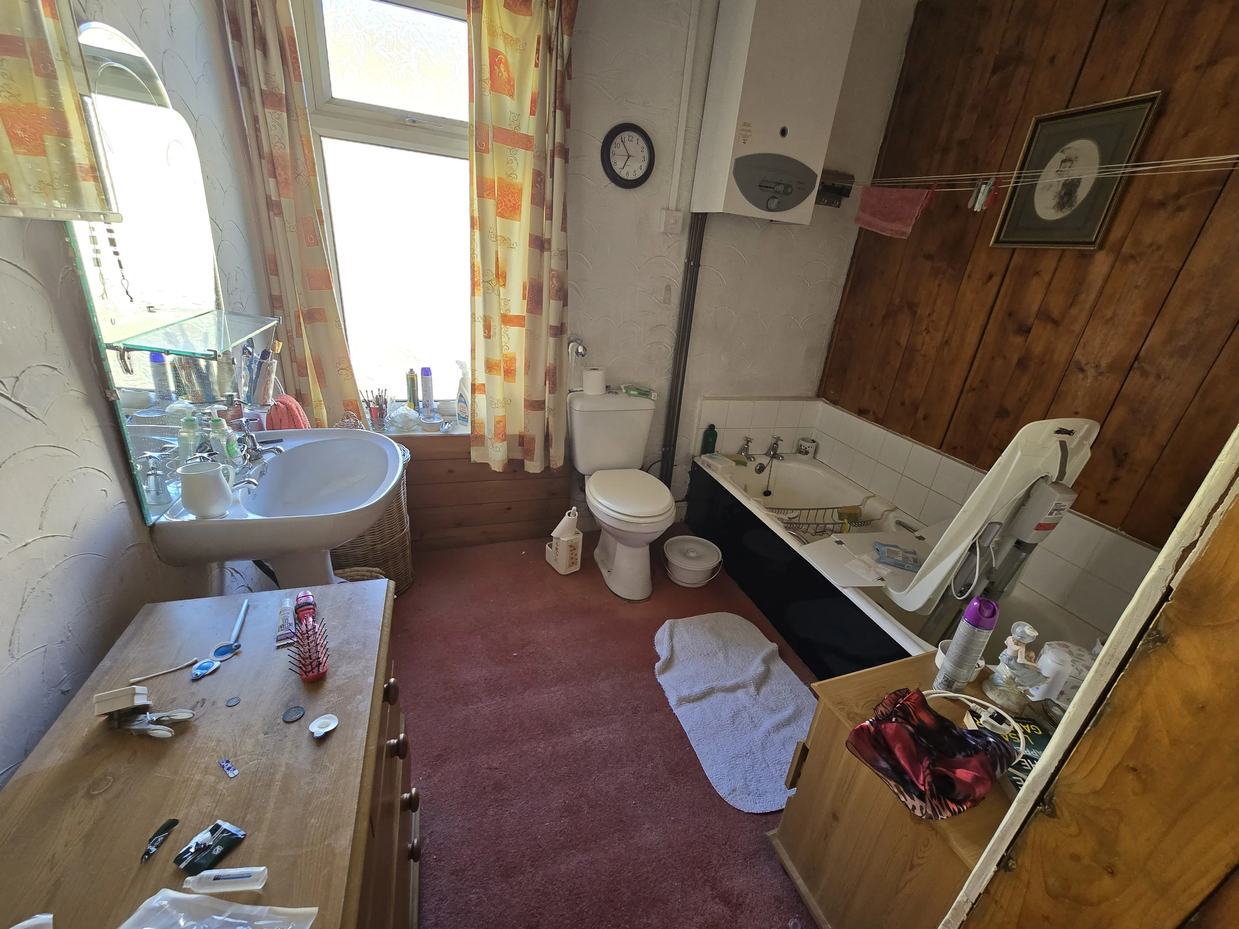 VACANT - Freehold Mid Terrace House
