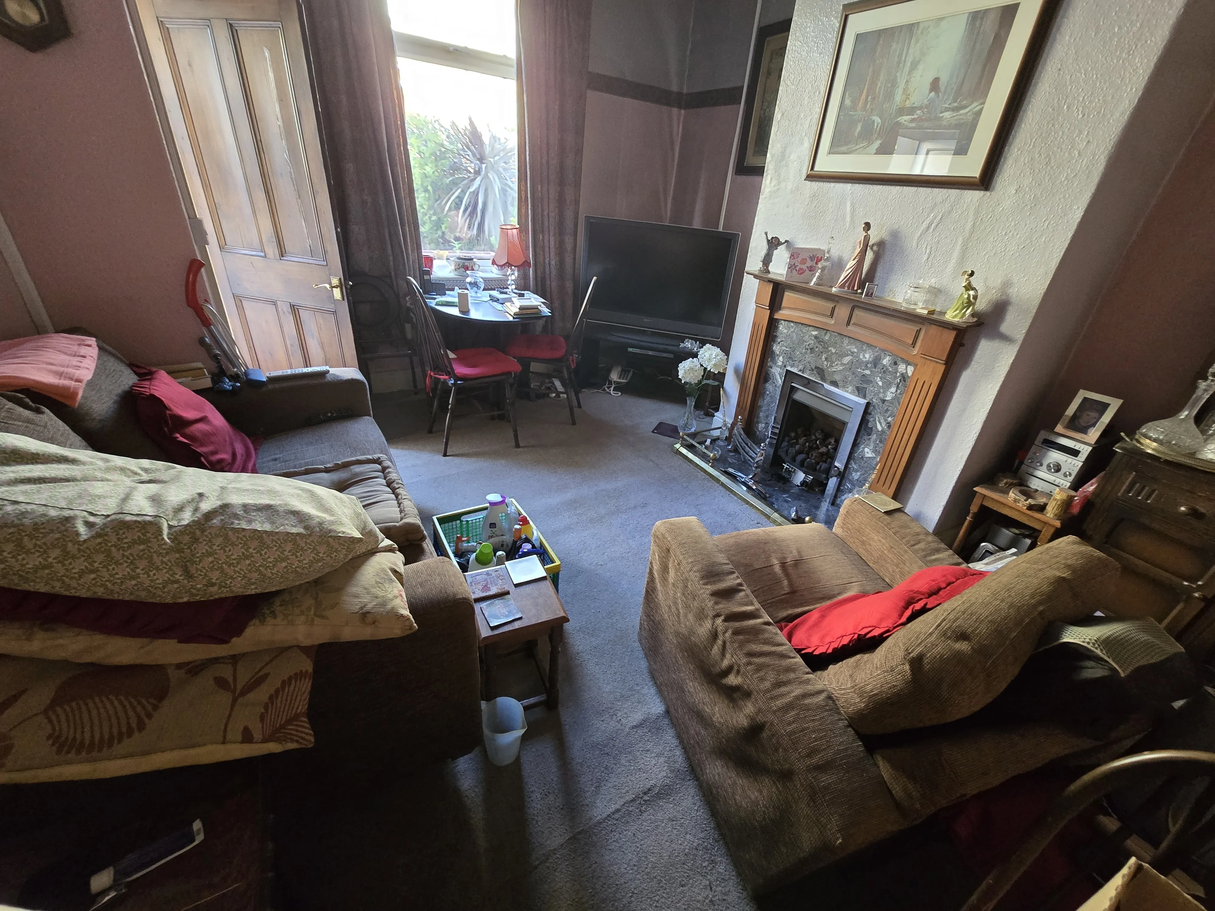 VACANT - Freehold Mid Terrace House