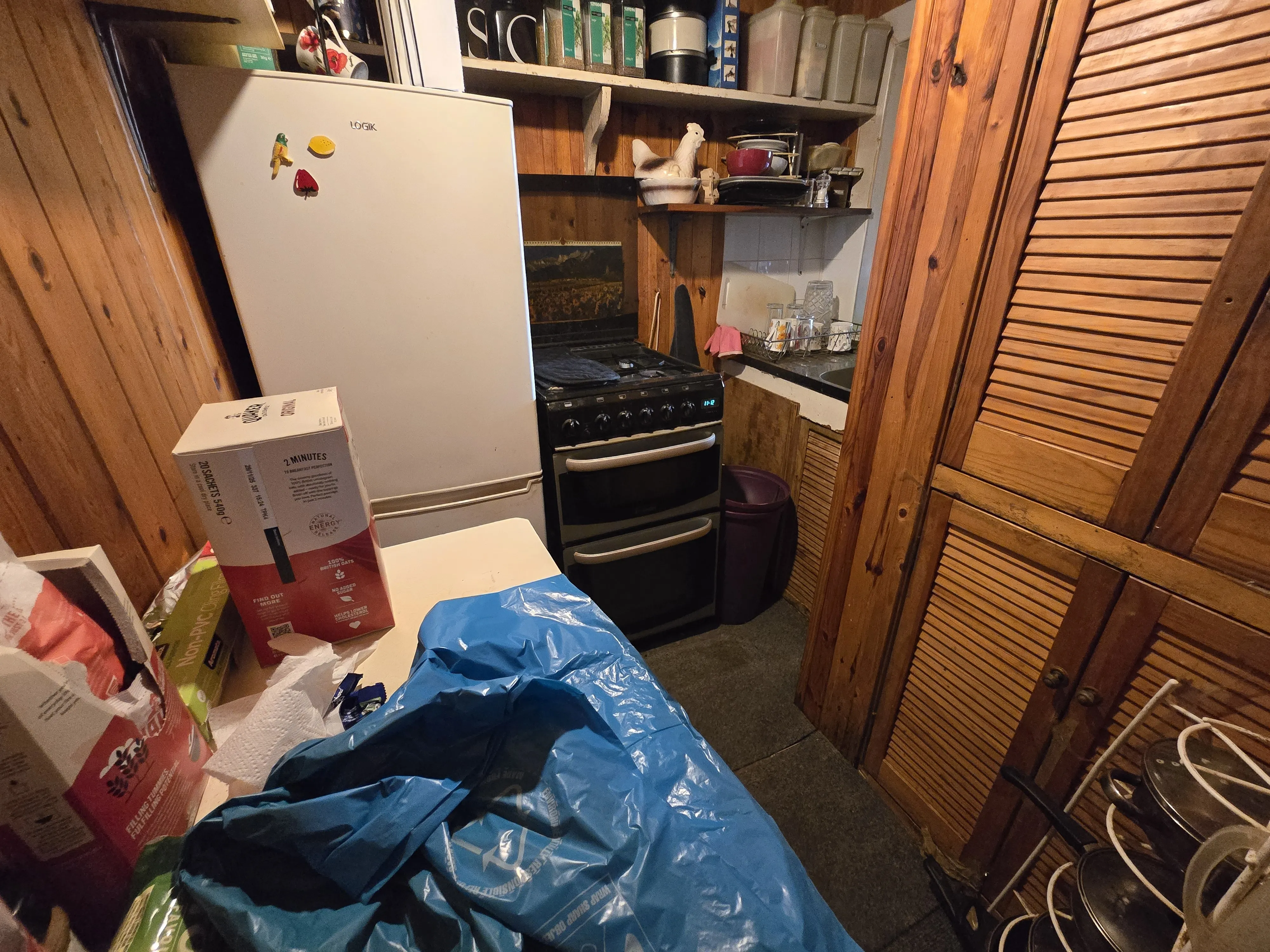 VACANT - Freehold Mid Terrace House