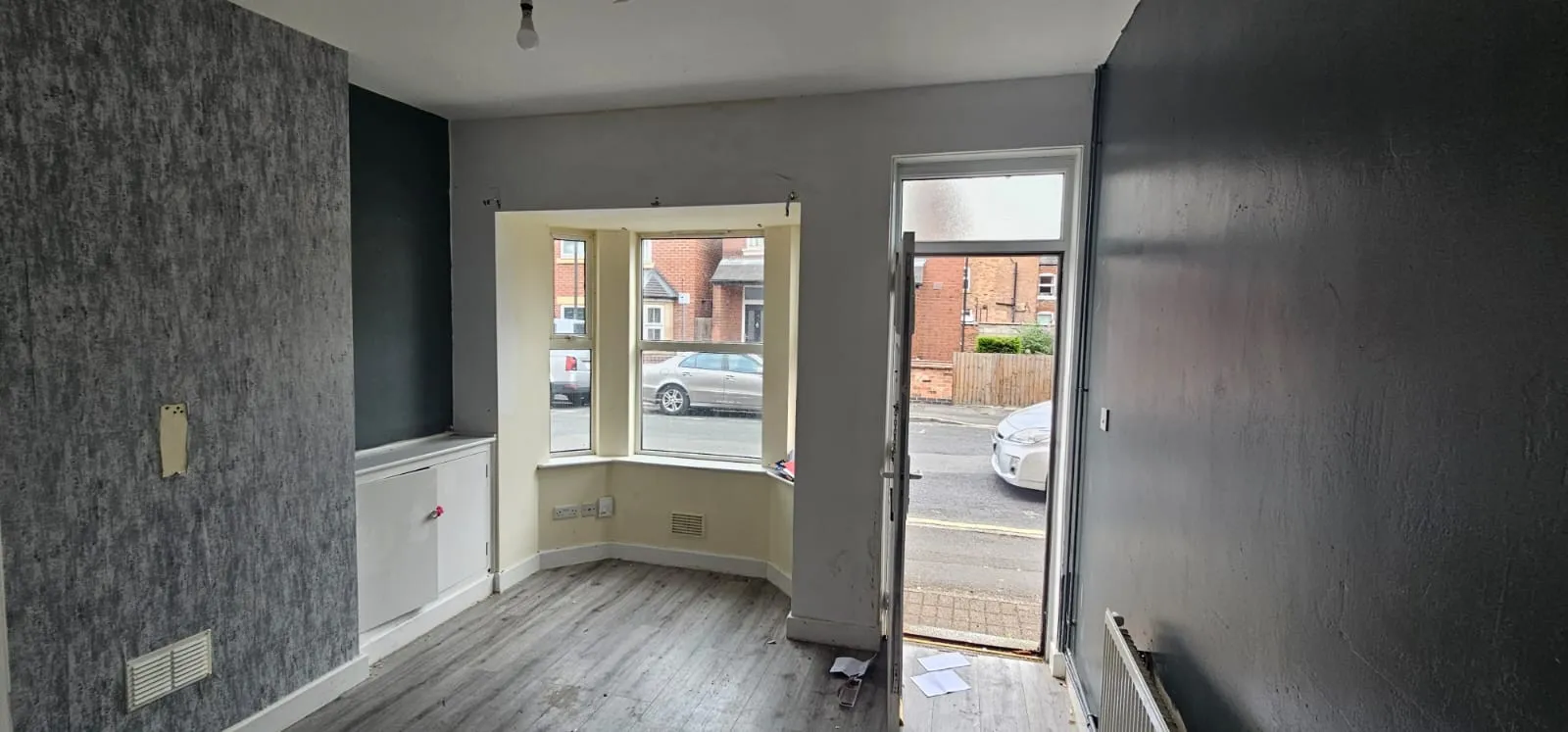 VACANT - Freehold Mid Terrace House