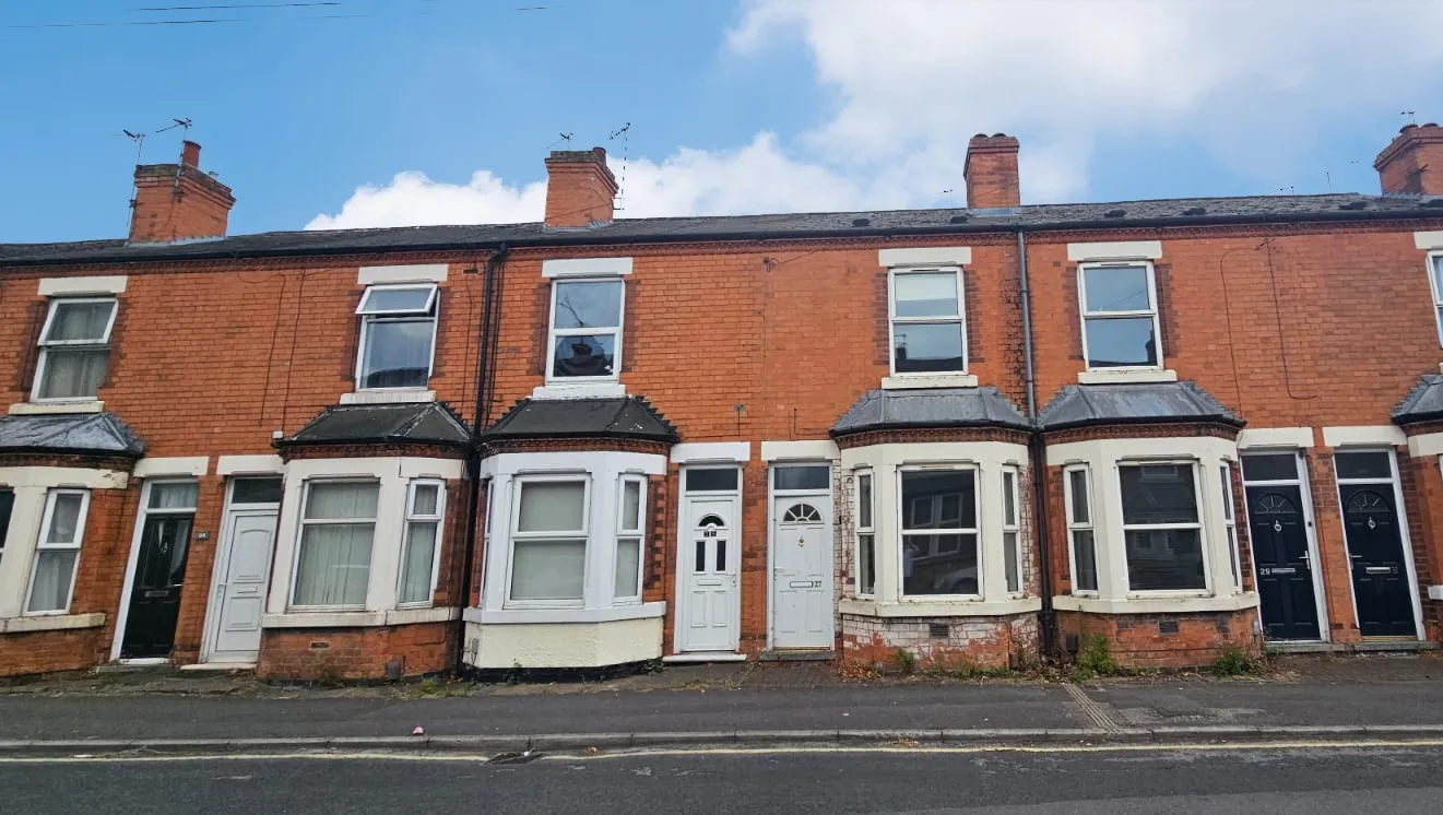 VACANT - Freehold Mid Terrace House
