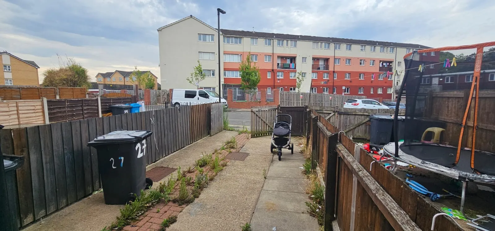 VACANT - Freehold Mid Terrace House