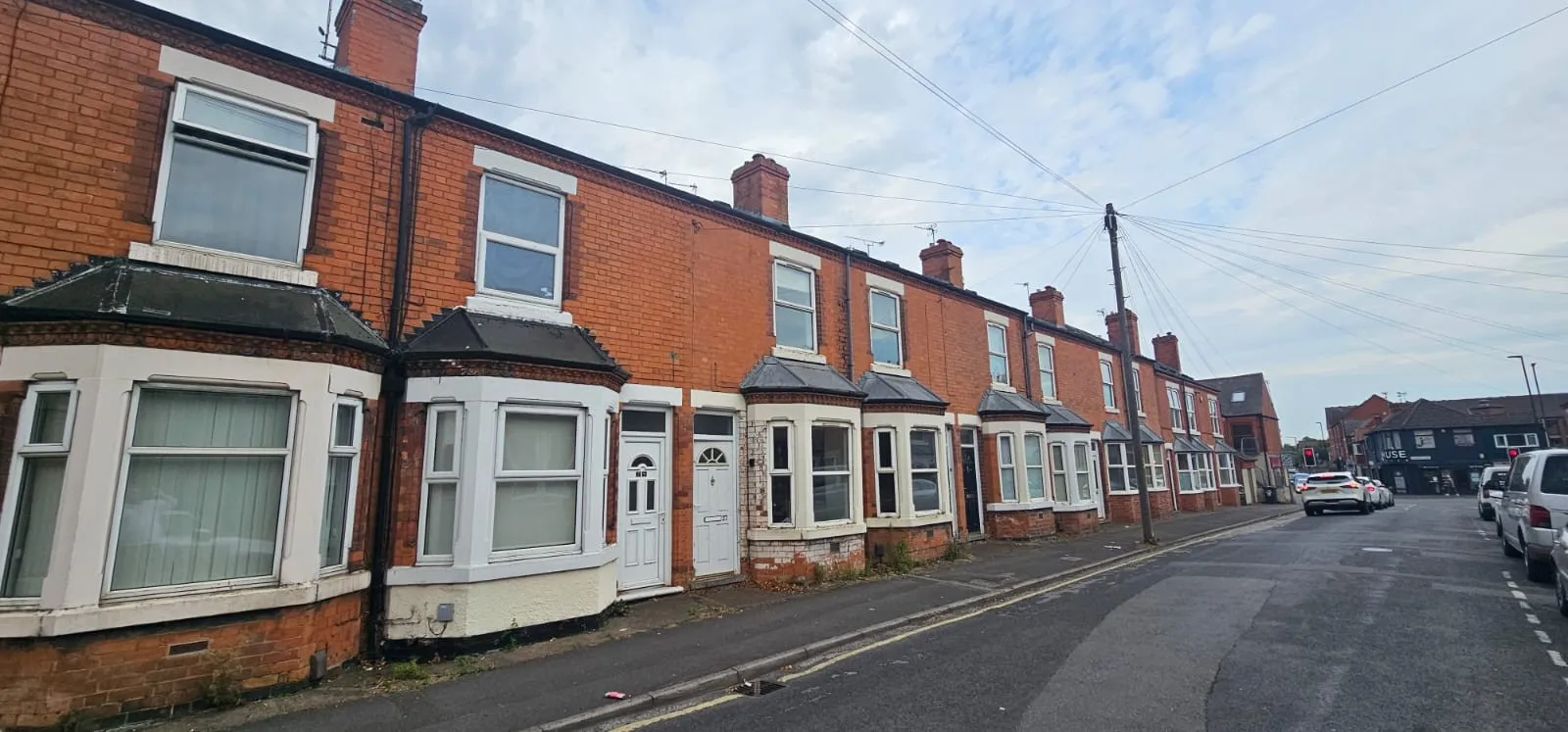 VACANT - Freehold Mid Terrace House