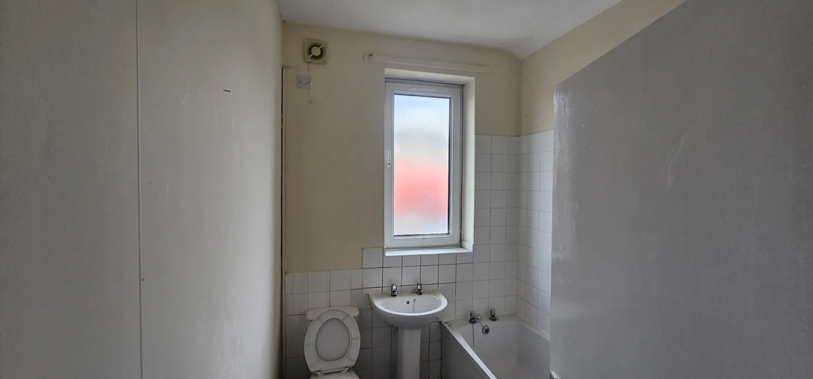 VACANT - Freehold Mid Terrace House