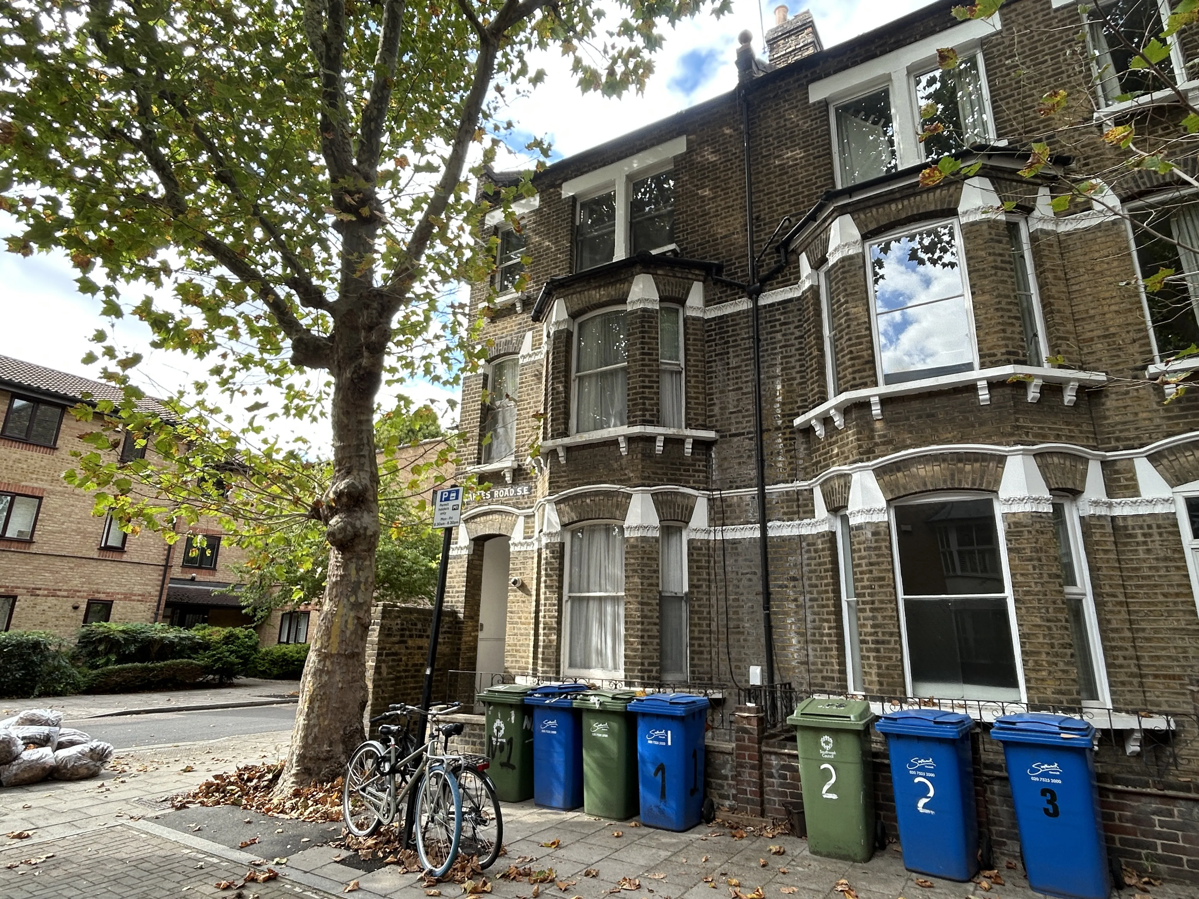 INVESTMENT - Freehold End of Terrace HMO Building