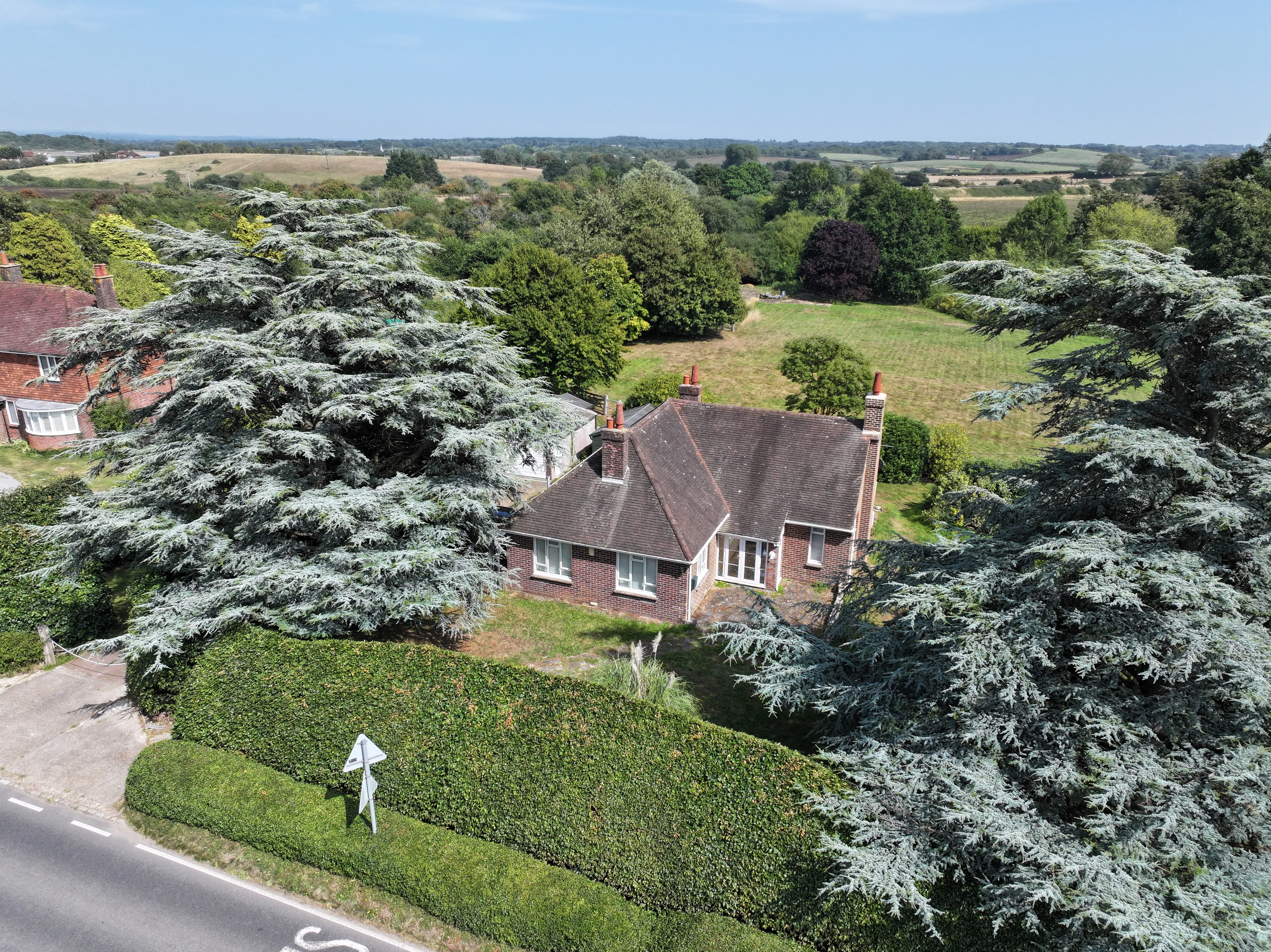 VACANT - Freehold Detached House set within a 3 Acre Plot 