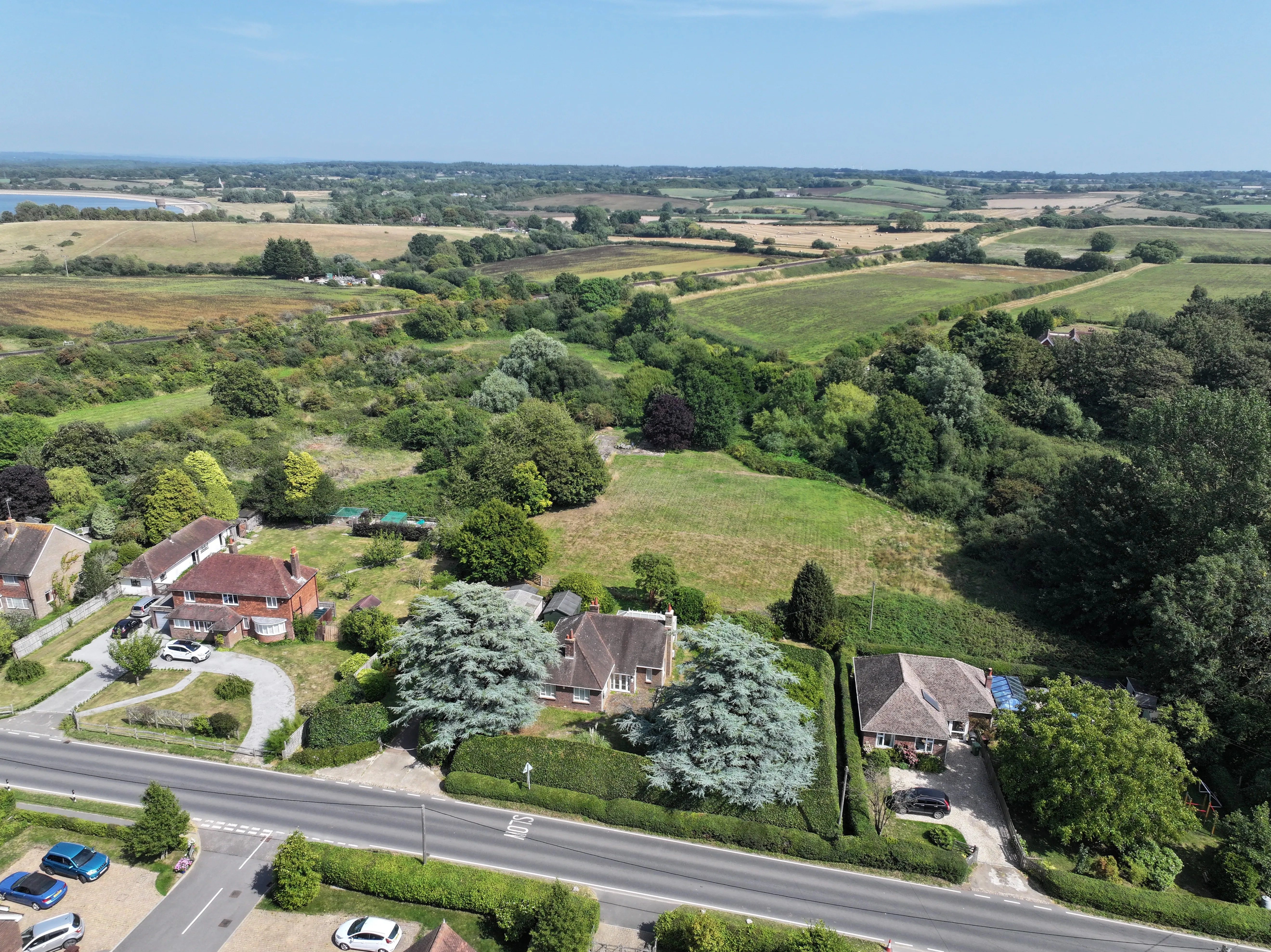 VACANT - Freehold Detached House set within a 3 Acre Plot 