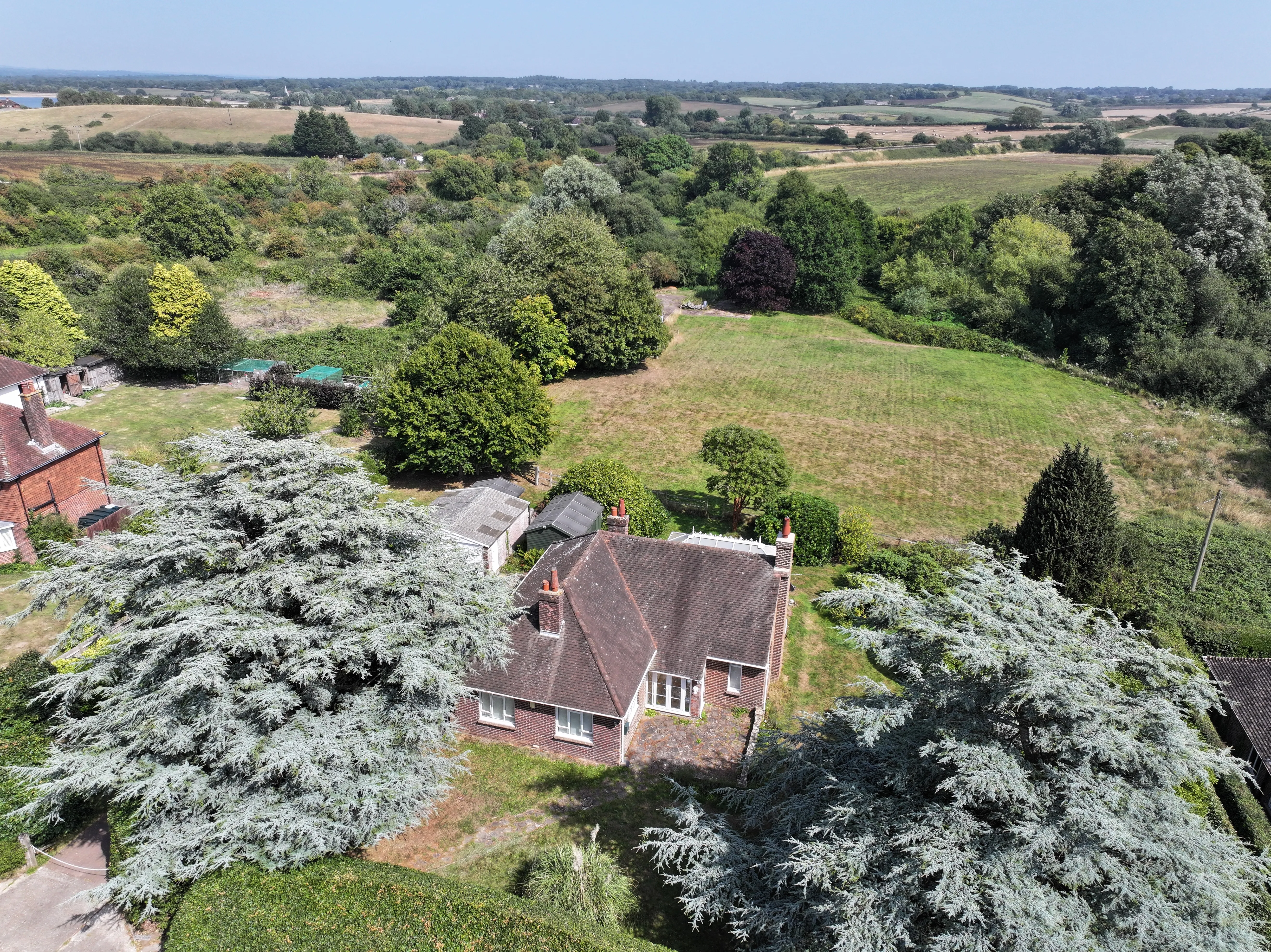 VACANT - Freehold Detached House set within a 3 Acre Plot 