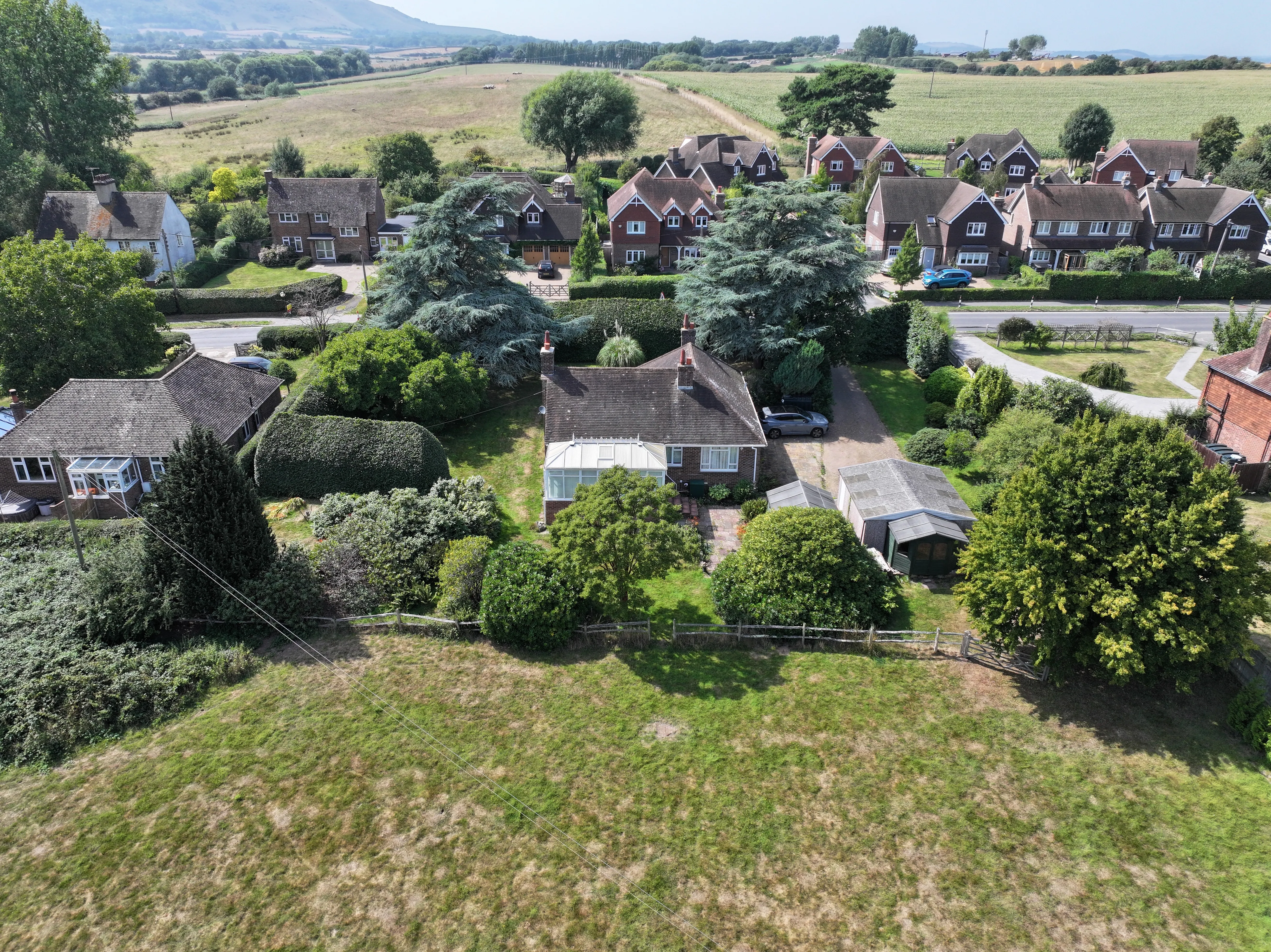 VACANT - Freehold Detached House set within a 3 Acre Plot 