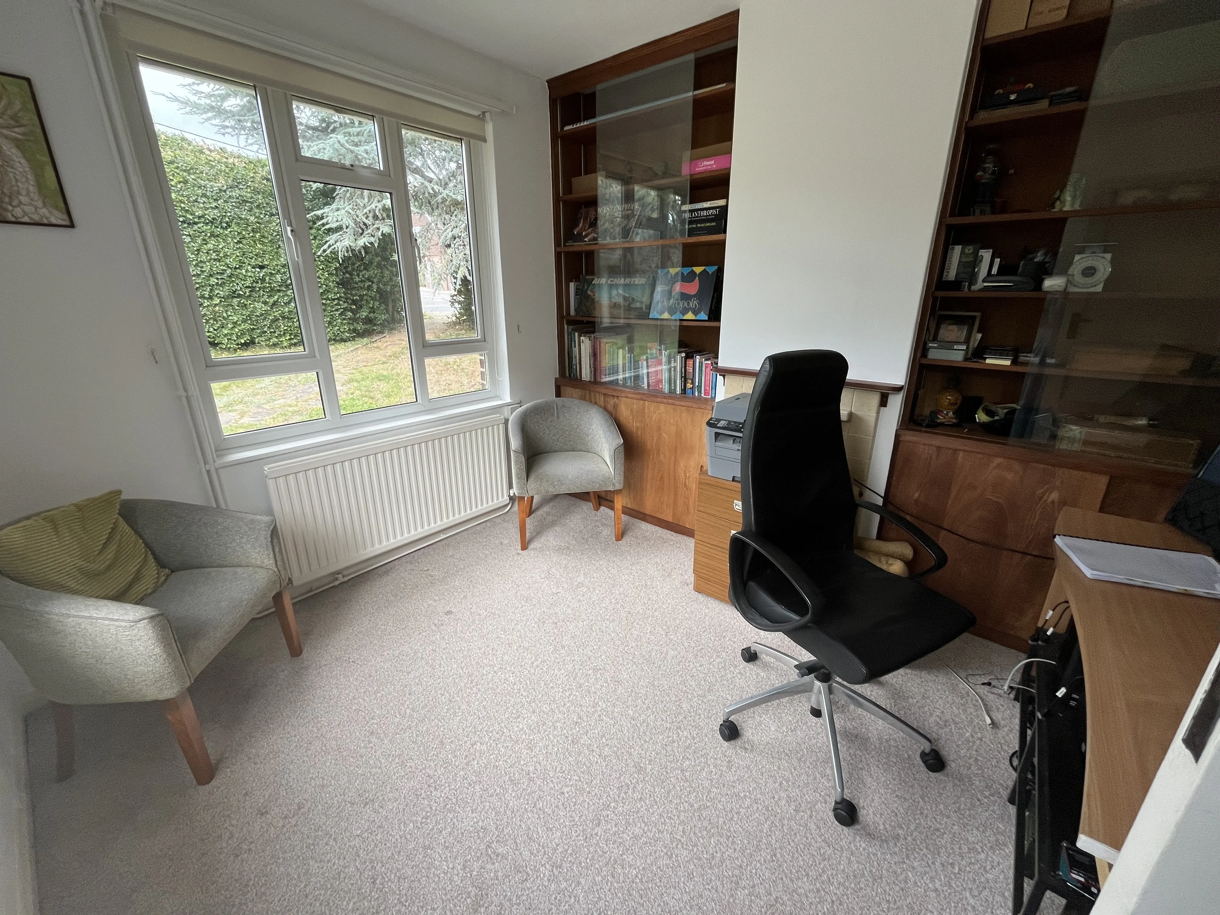 VACANT - Freehold Detached House set within a 3 Acre Plot 