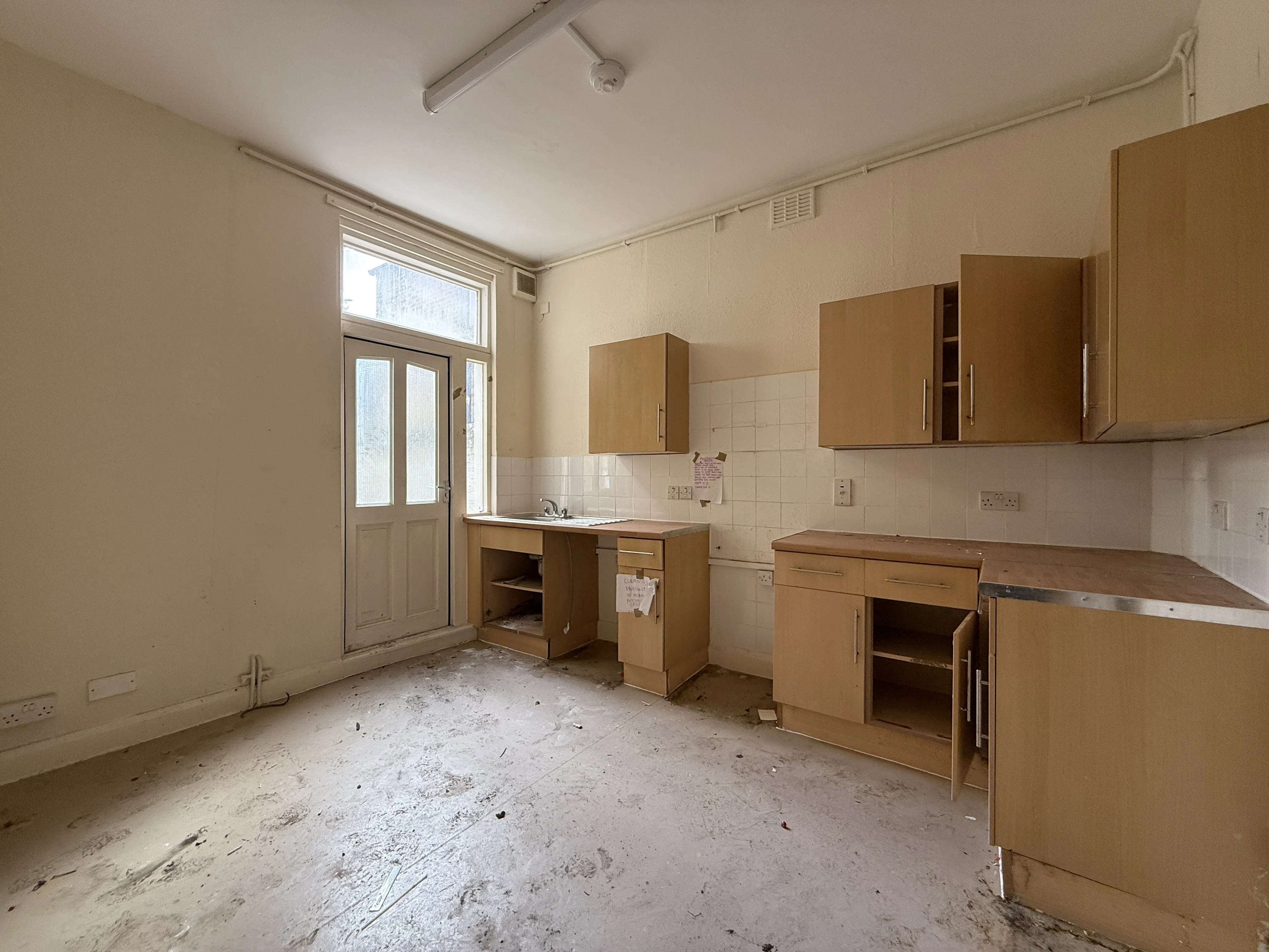 VACANT - Leasehold Self Contained Ground Floor Flat