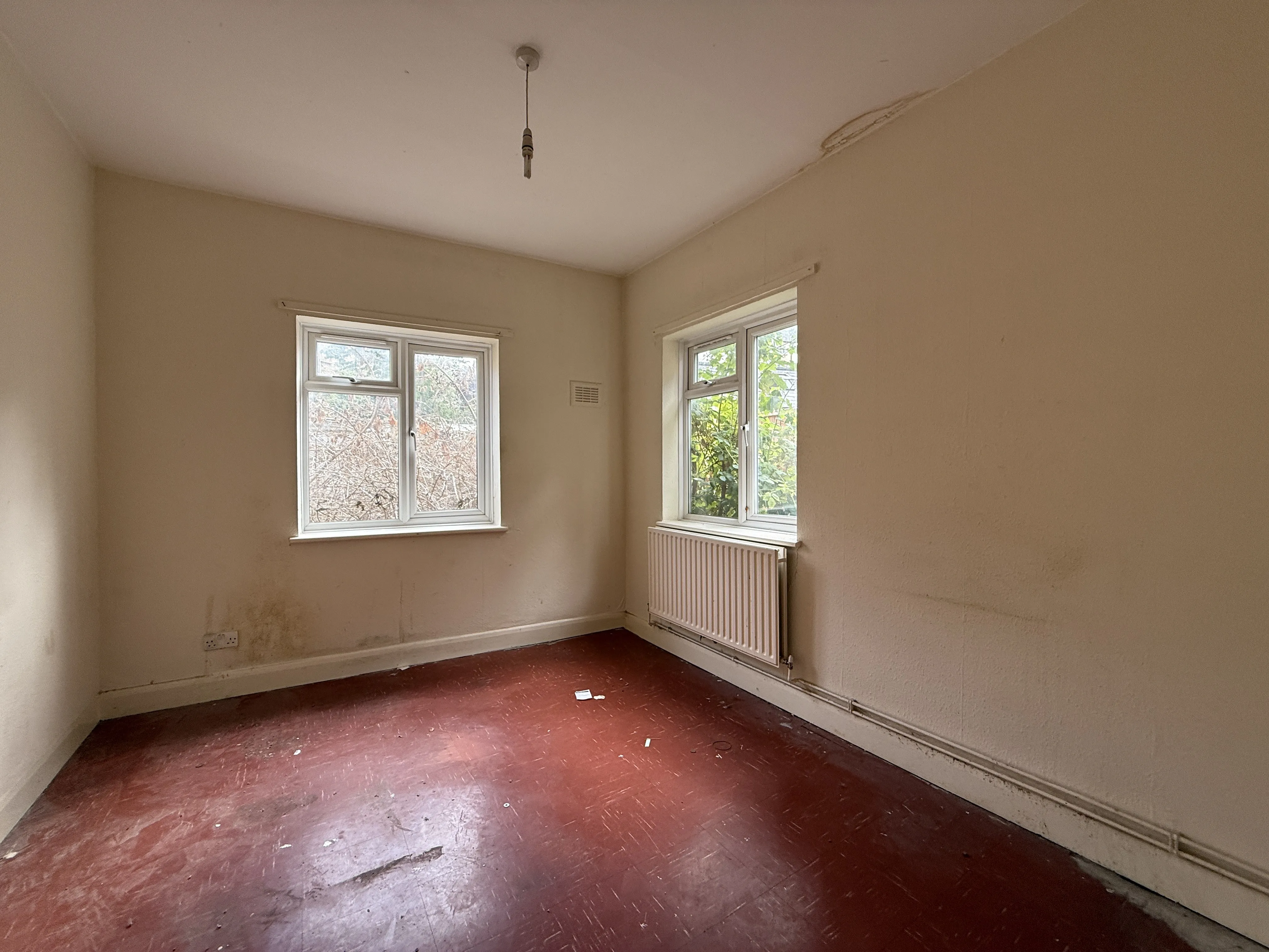 VACANT - Leasehold Self Contained Ground Floor Flat