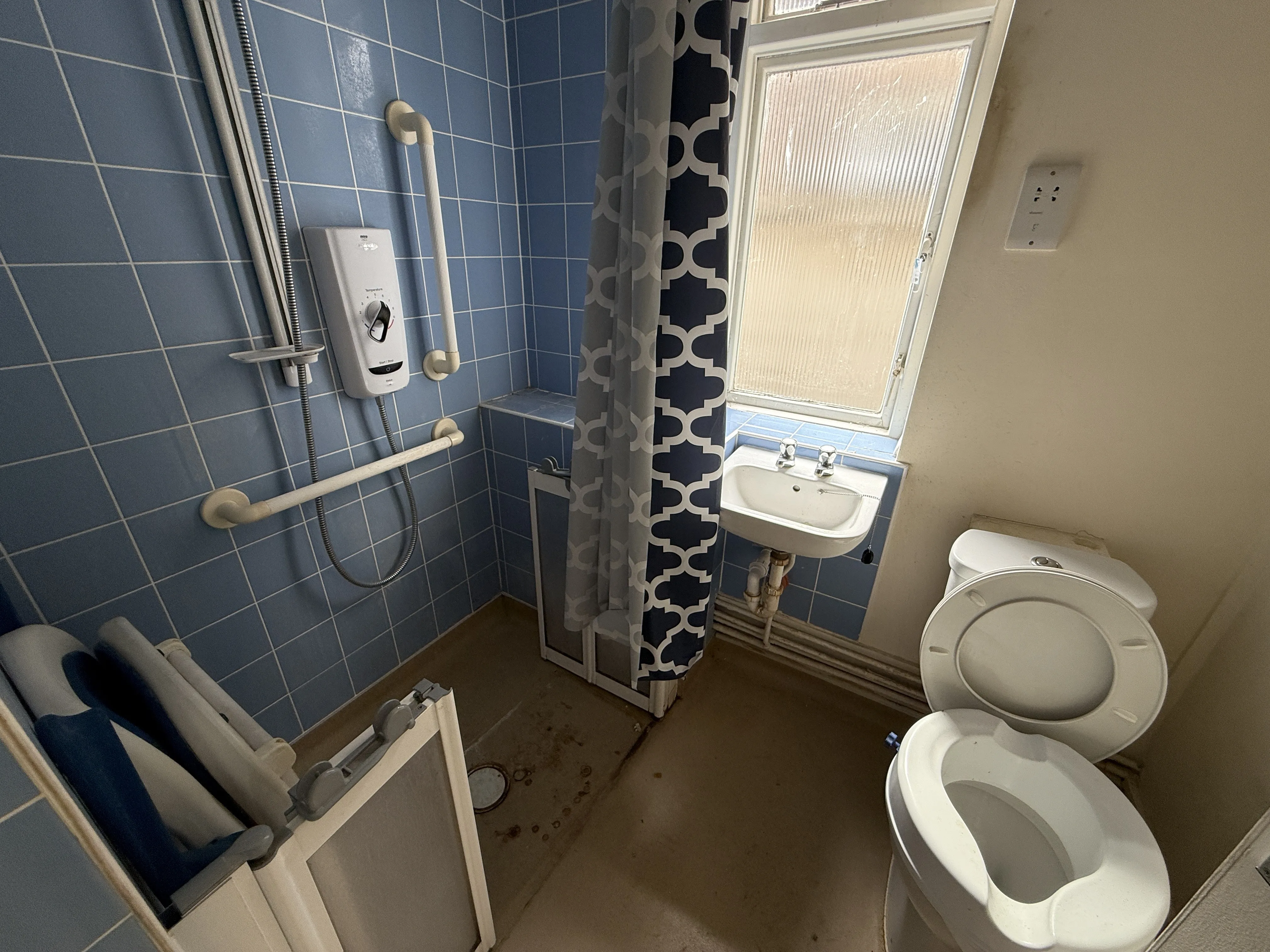 VACANT - Leasehold Self Contained Ground Floor Flat