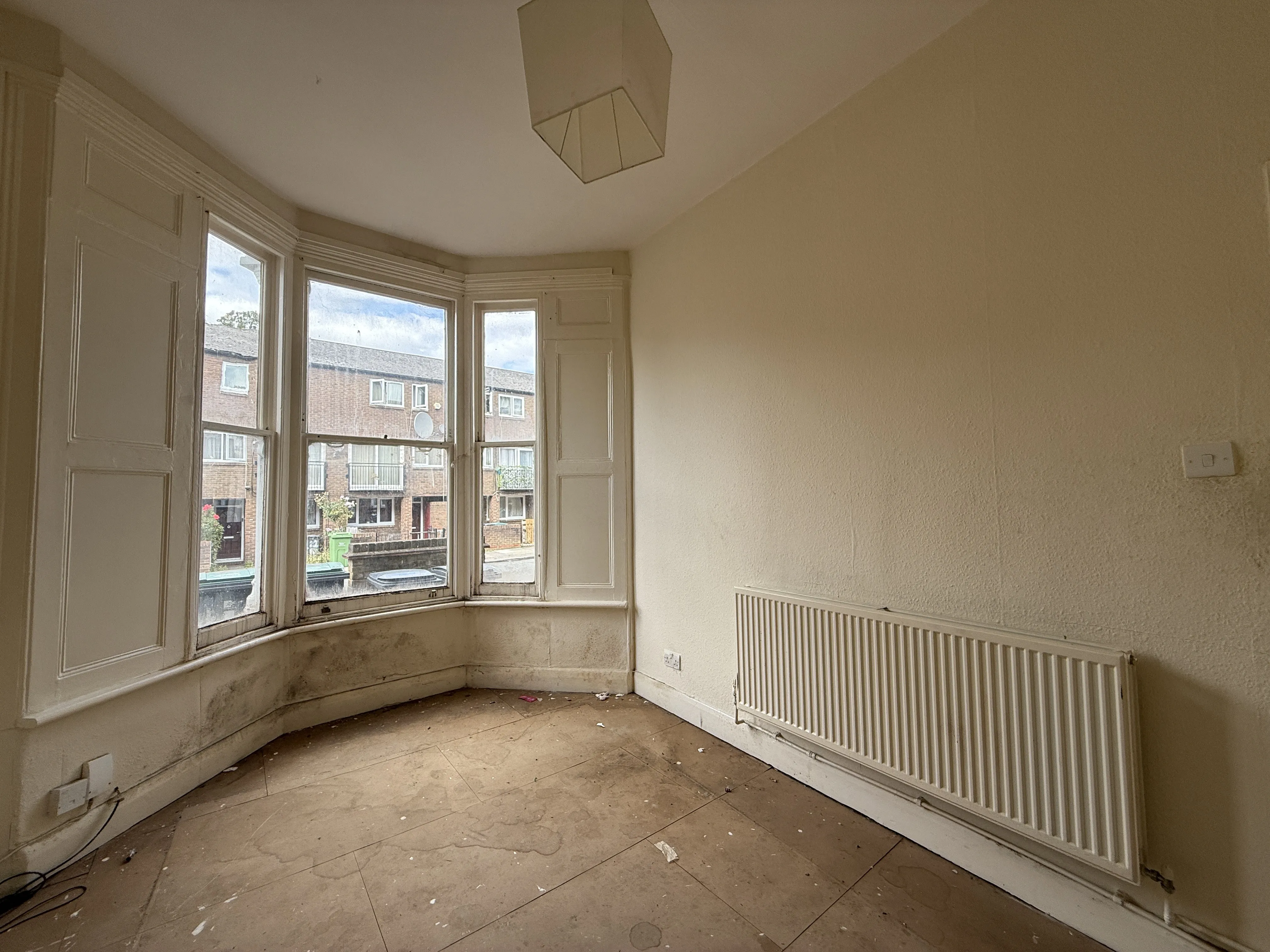 VACANT - Leasehold Self Contained Ground Floor Flat