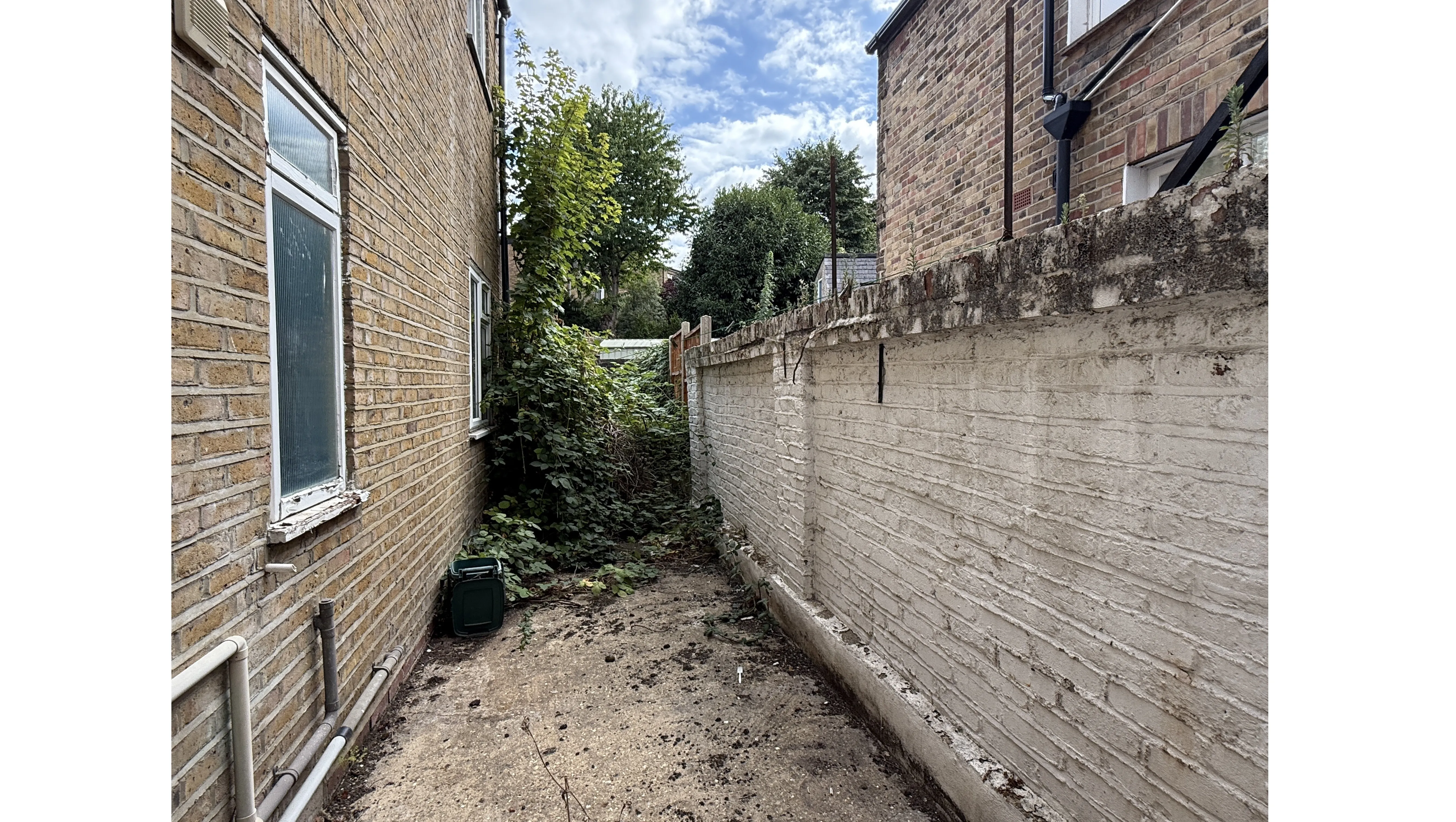VACANT - Leasehold Self Contained Ground Floor Flat