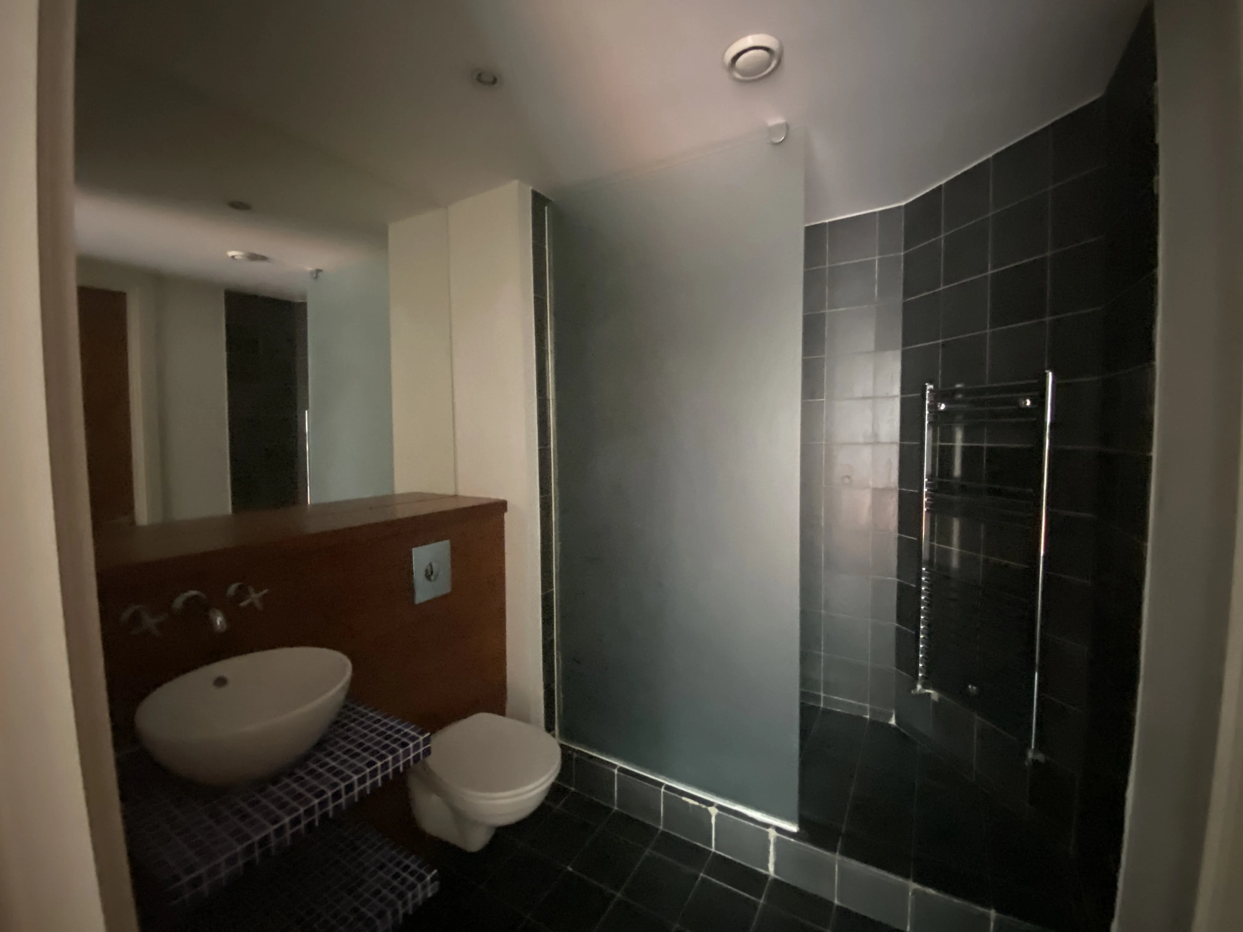 VACANT - Leasehold Self Contained Third Floor Flat