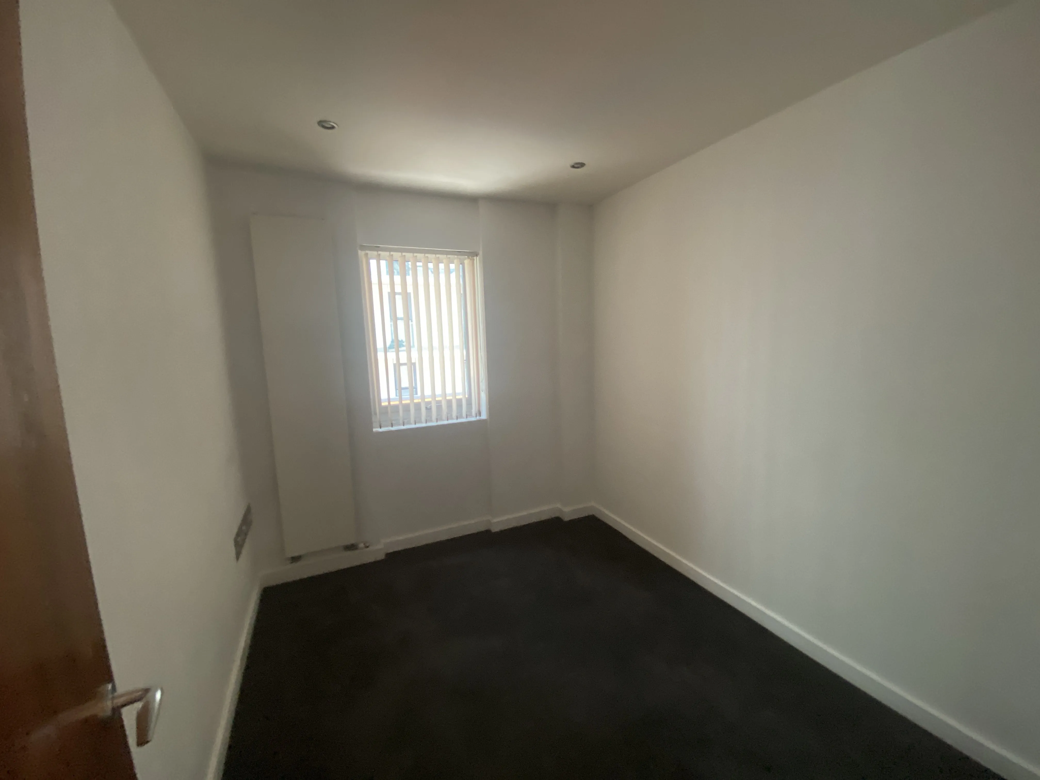 VACANT - Leasehold Self Contained Third Floor Flat