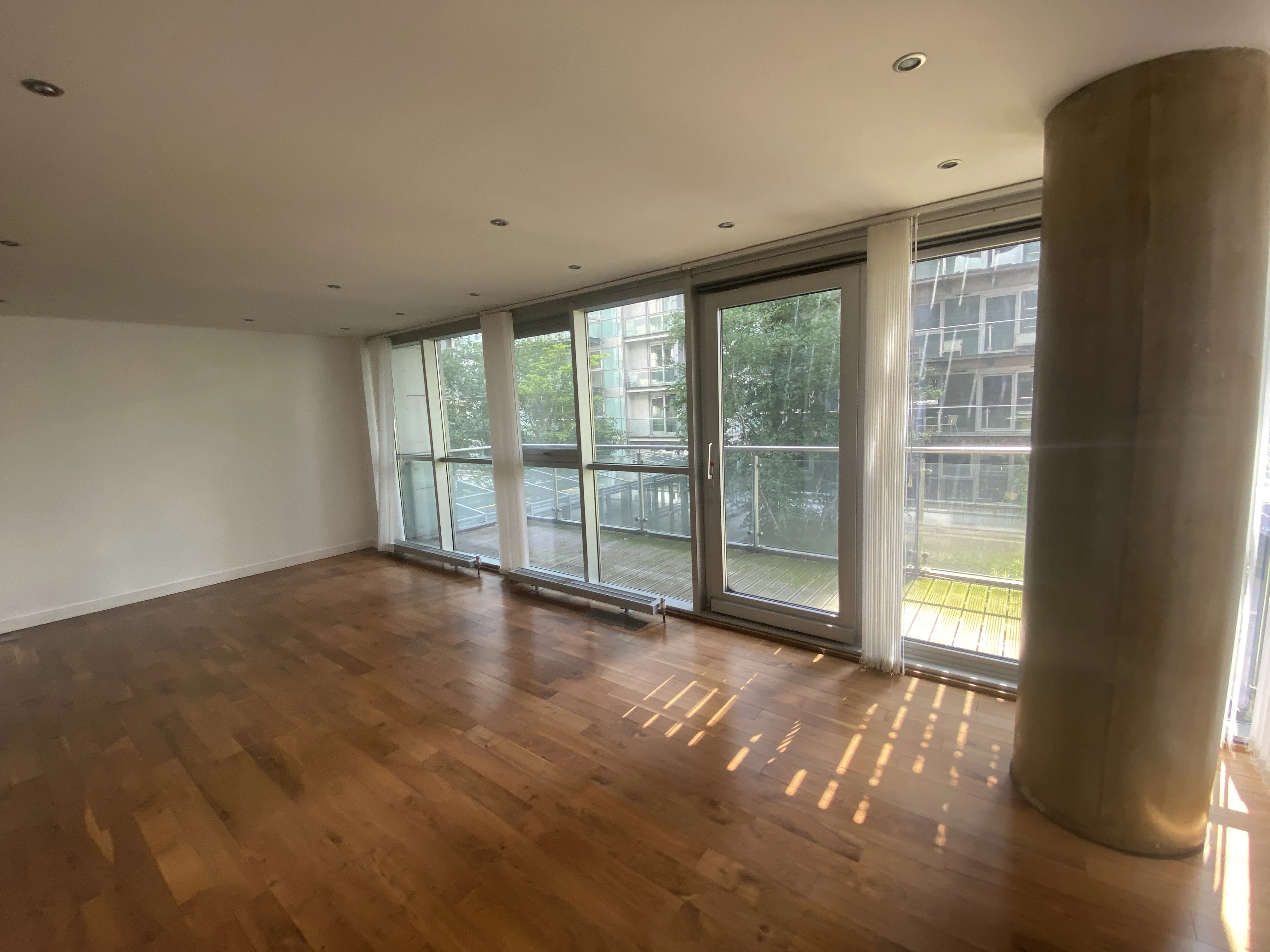 VACANT - Leasehold Self Contained Third Floor Flat