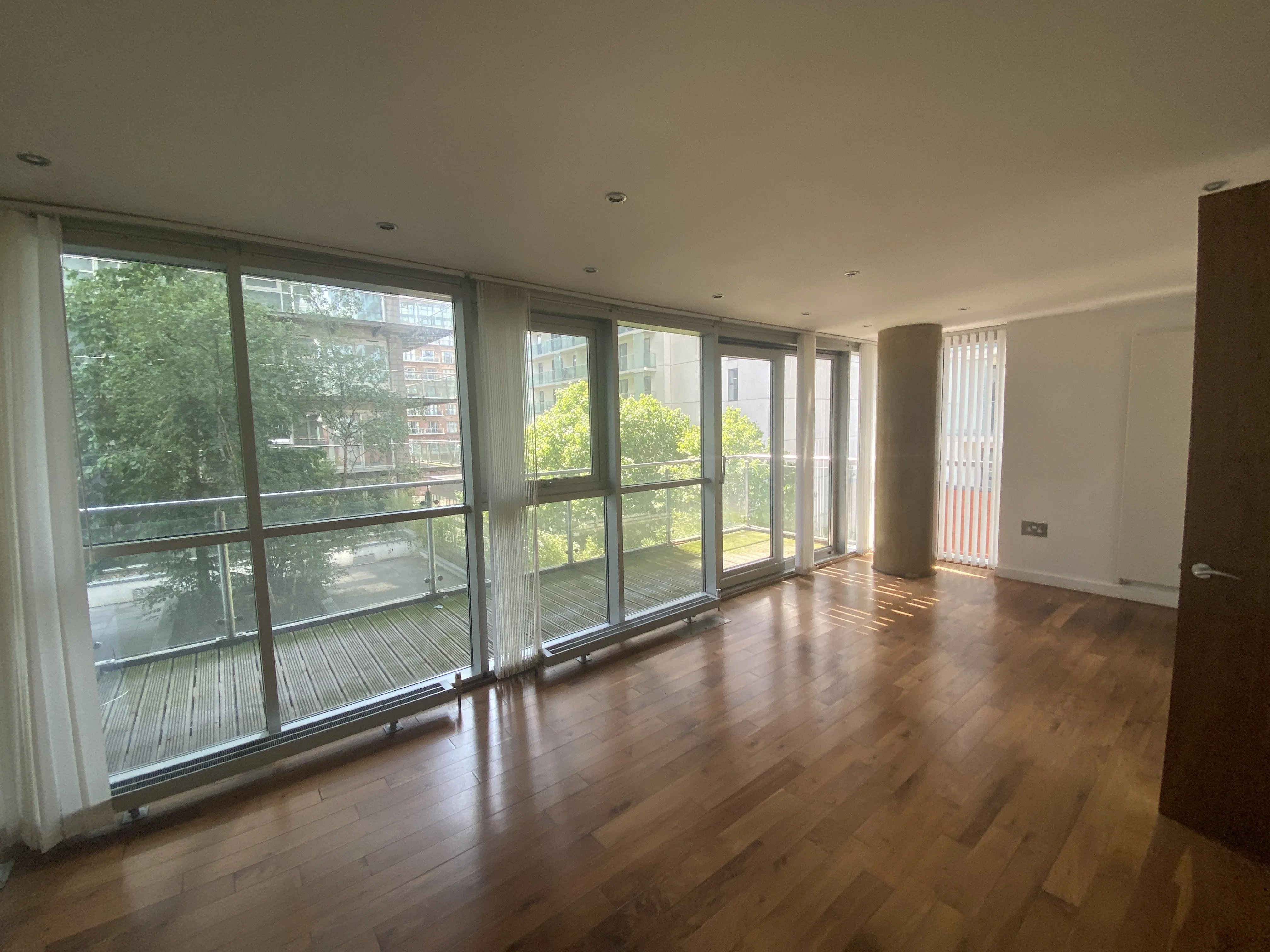 VACANT - Leasehold Self Contained Third Floor Flat