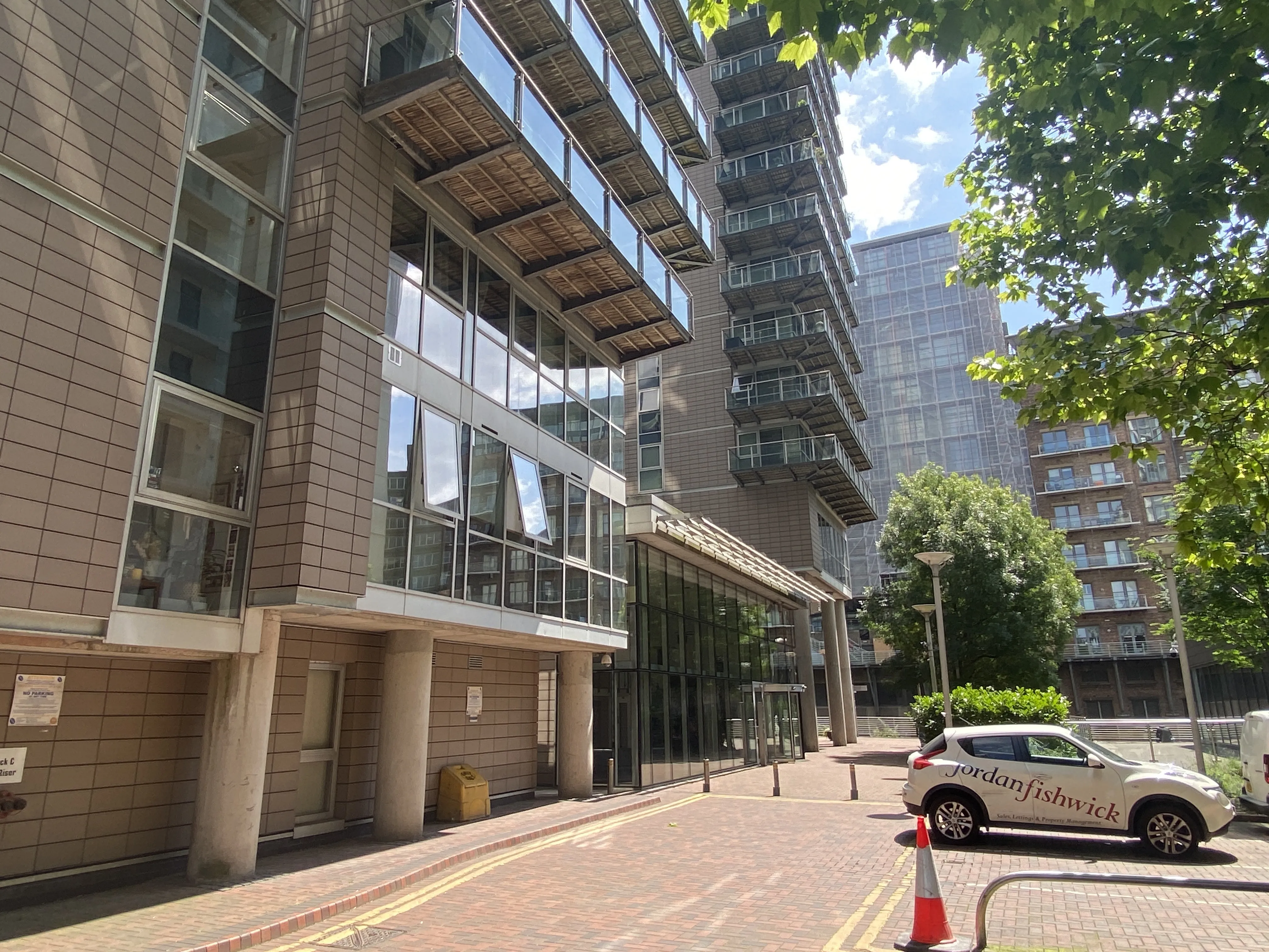 VACANT - Leasehold Self Contained Third Floor Flat