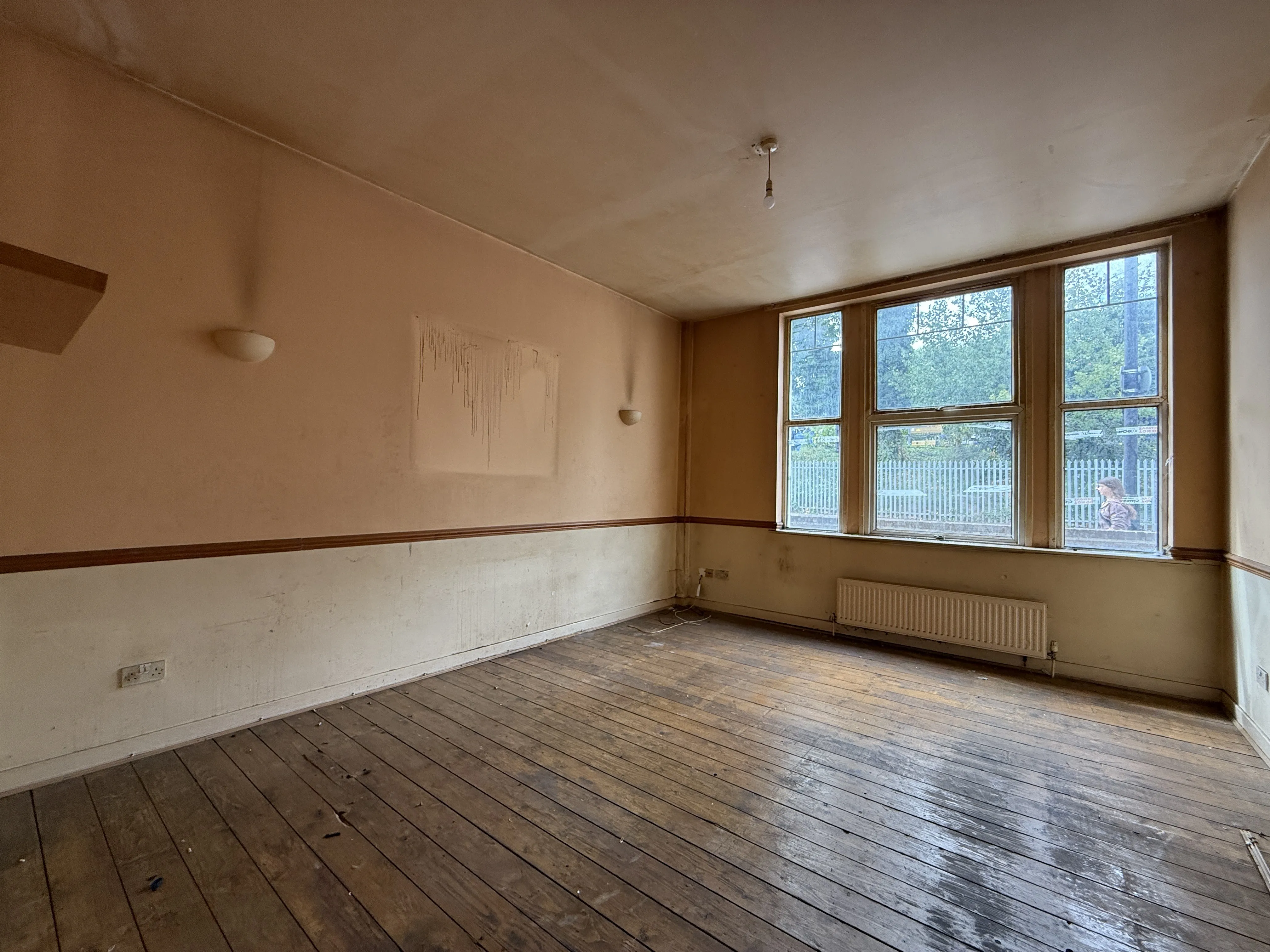 VACANT - Long Leasehold Self Contained Ground Floor Flat