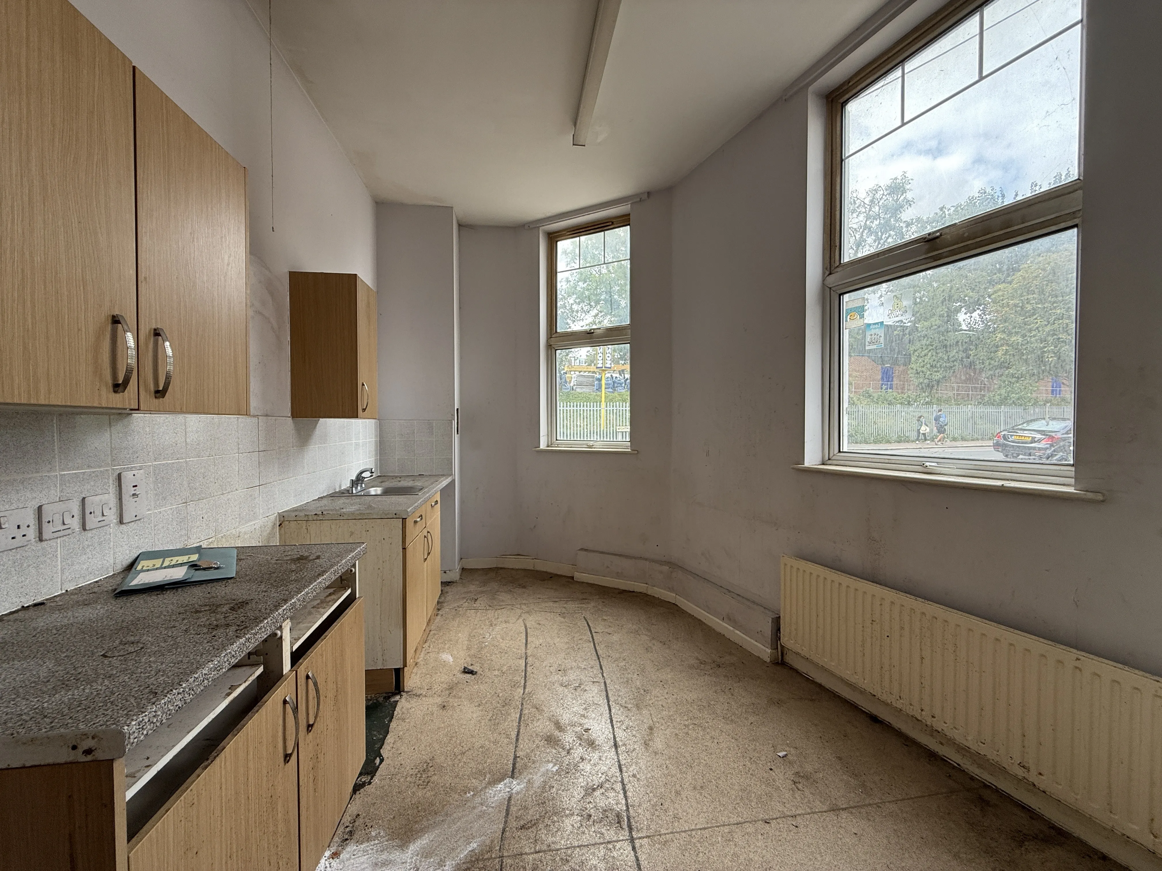 VACANT - Long Leasehold Self Contained Ground Floor Flat