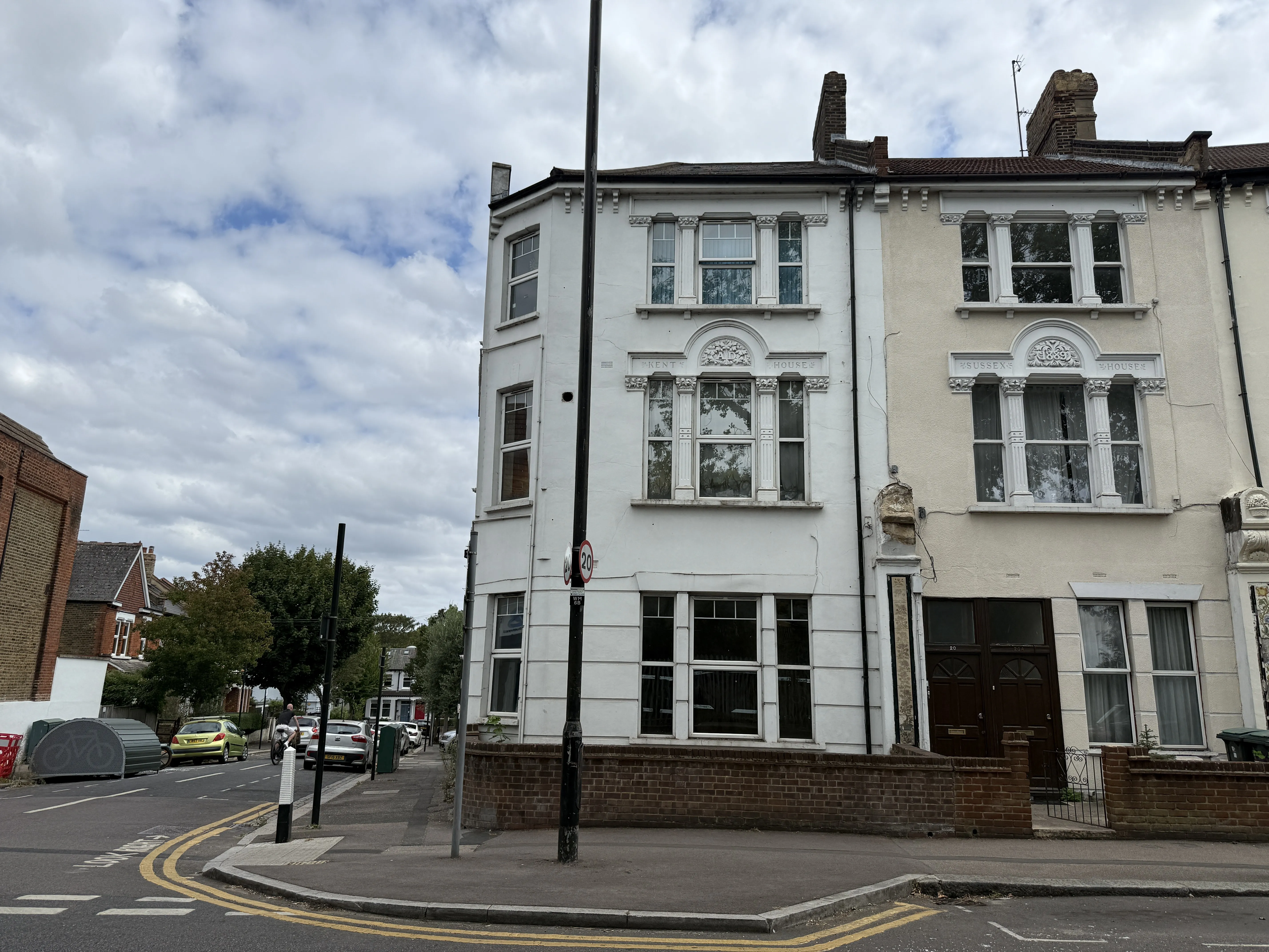 VACANT - Long Leasehold Self Contained Ground Floor Flat