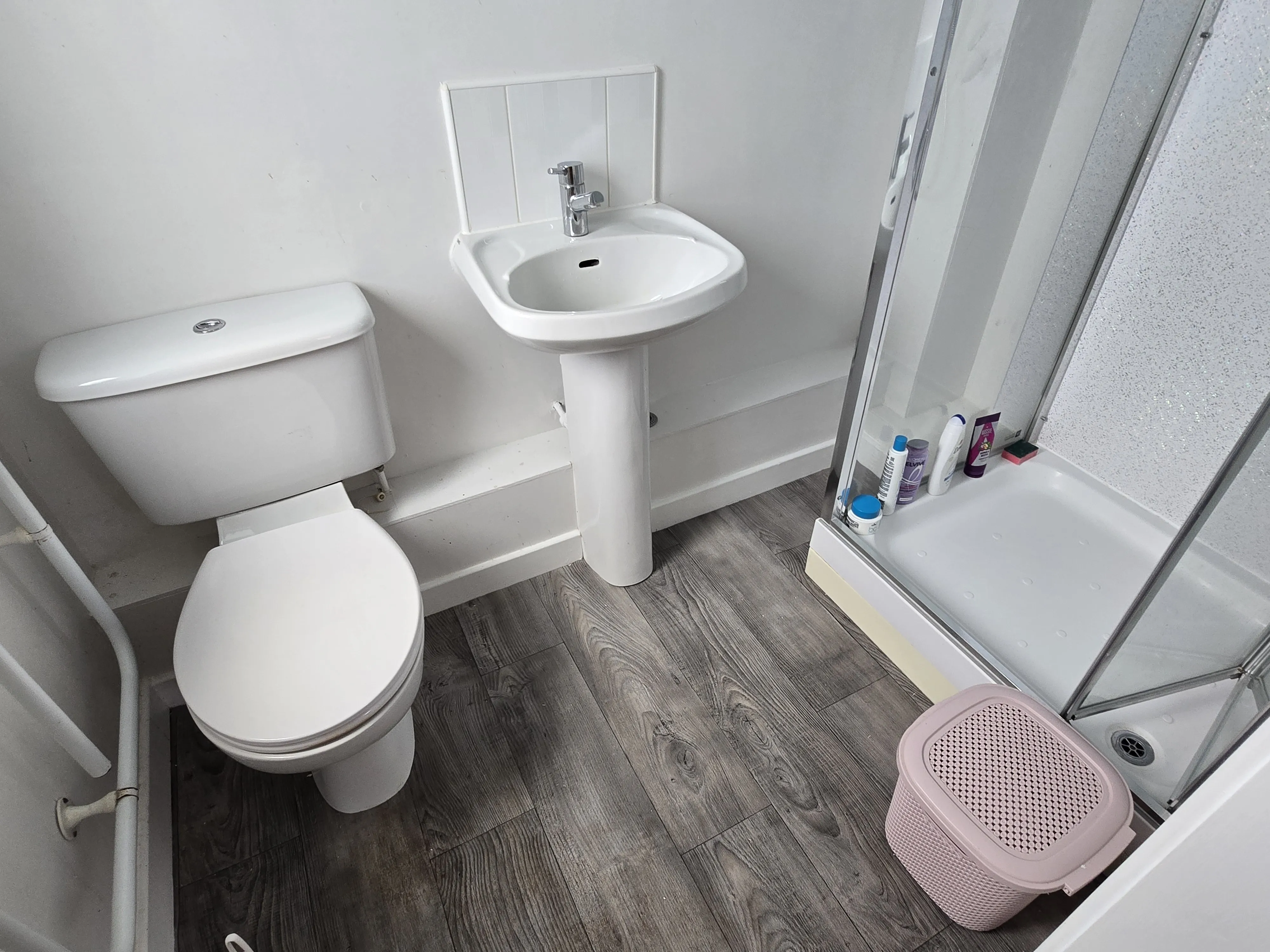 INVESTMENT - Leasehold Self Contained First Floor Flat with Parking