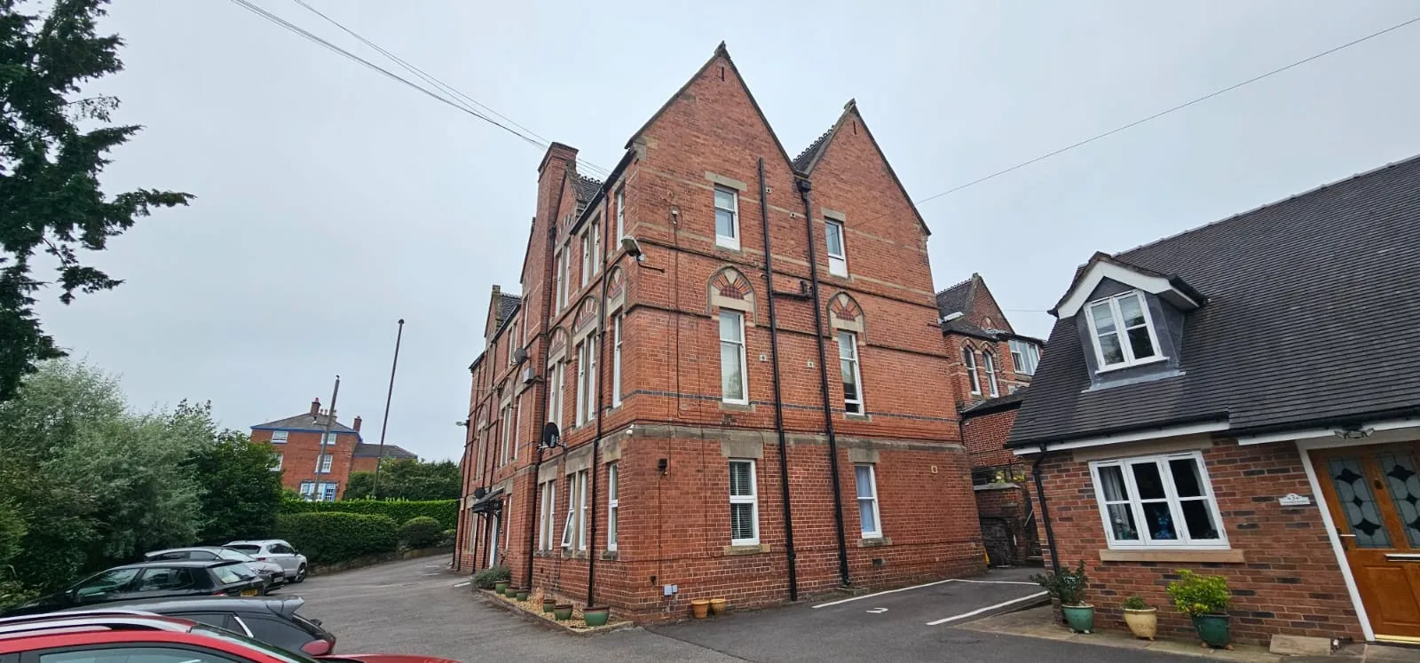 Leasehold Self Contained First Floor Flat