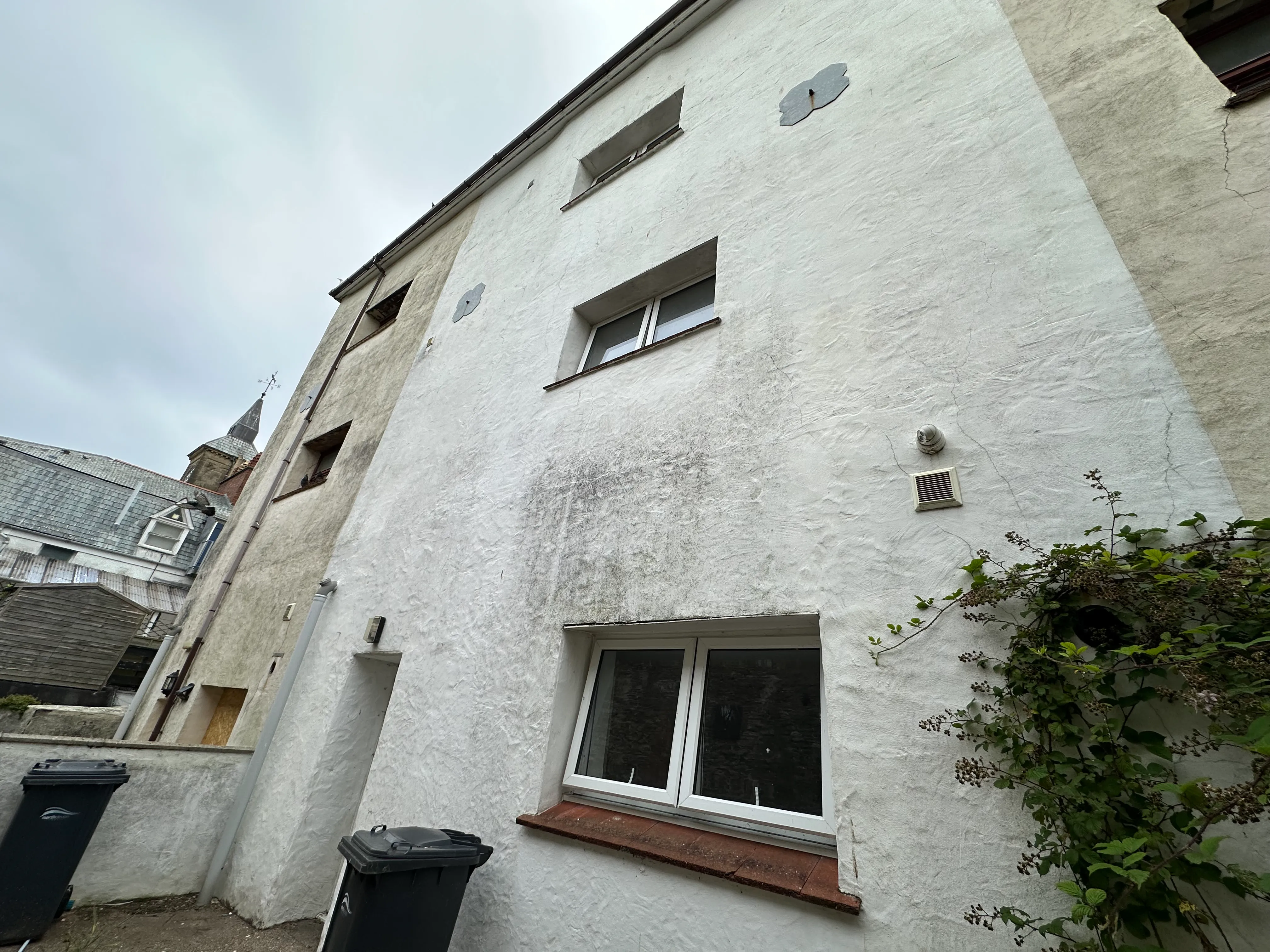VACANT - Freehold Mid Terrace House with Rear Yard