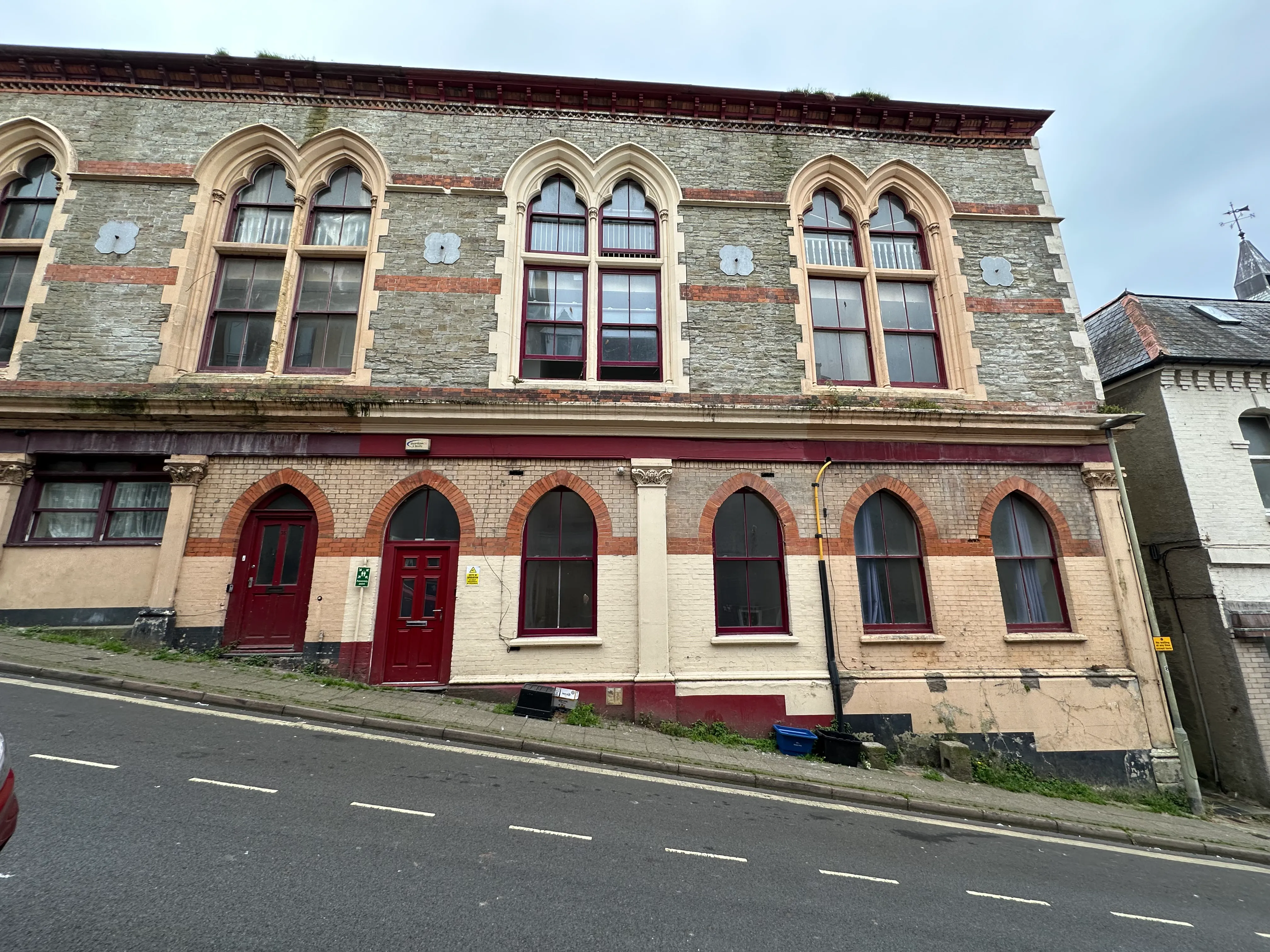 VACANT - Freehold Mid Terrace House with Rear Yard
