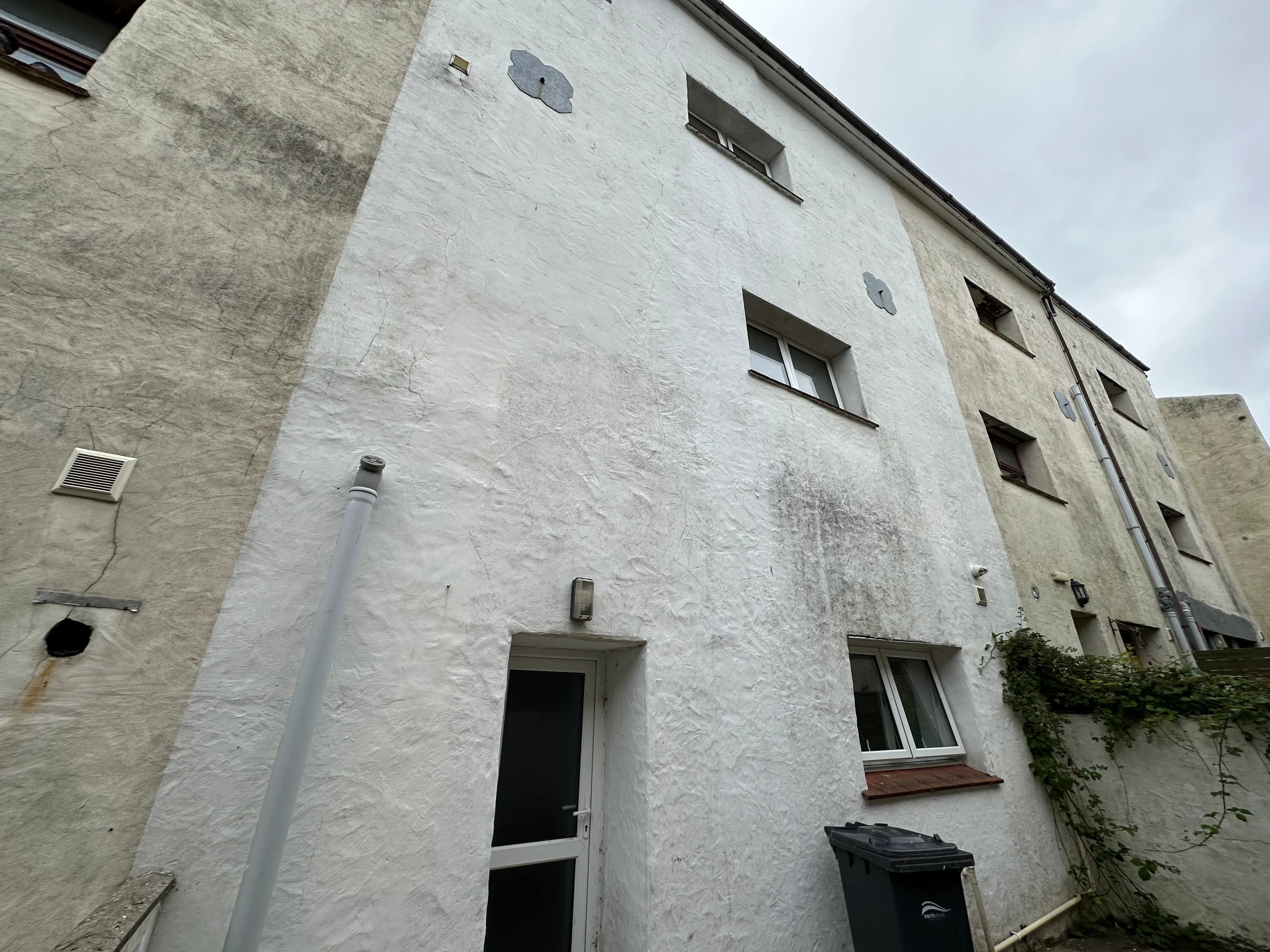 VACANT - Freehold Mid Terrace House with Rear Yard
