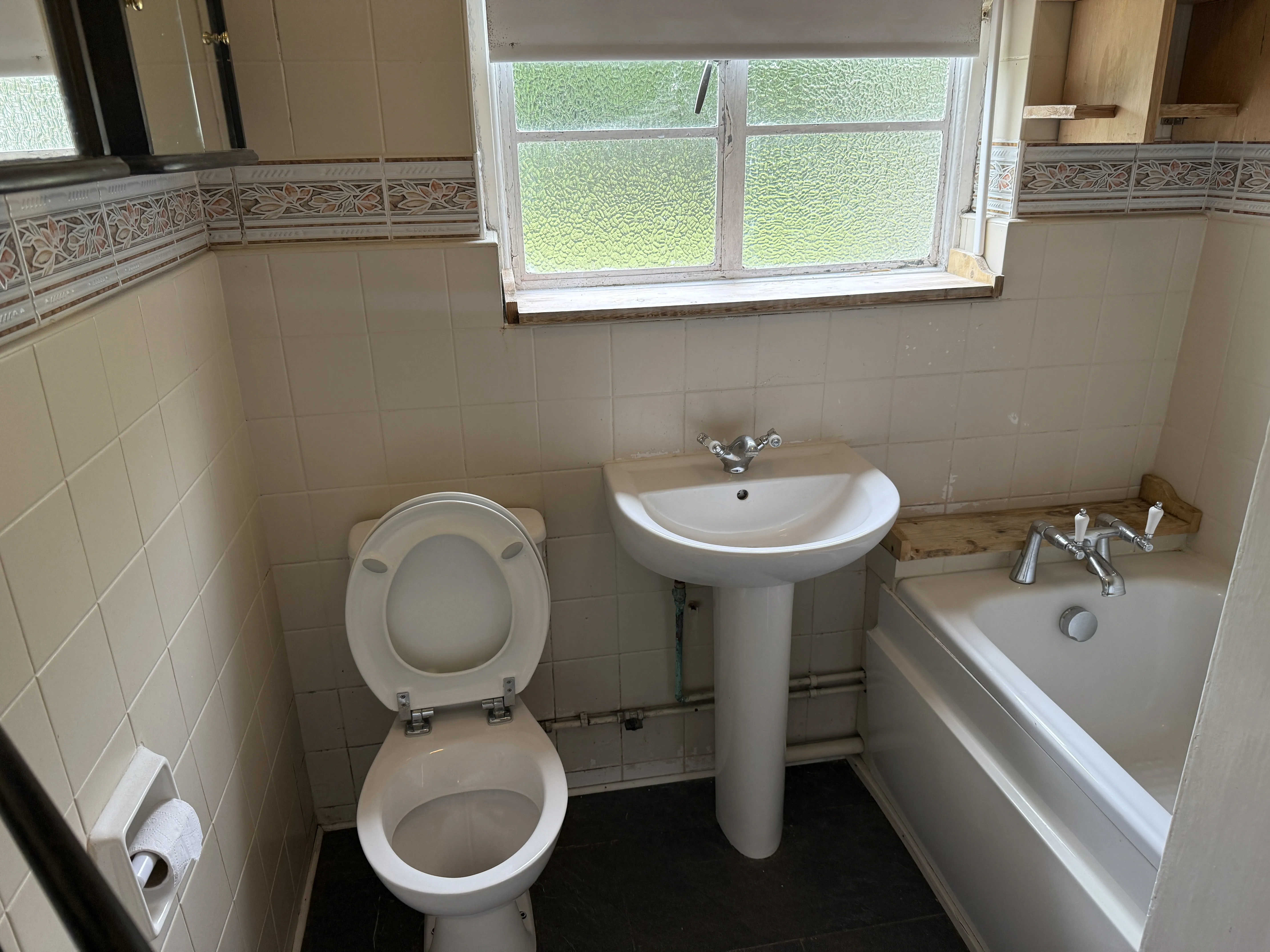 VACANT - Leasehold Self Contained Well Located Ground Floor Flat