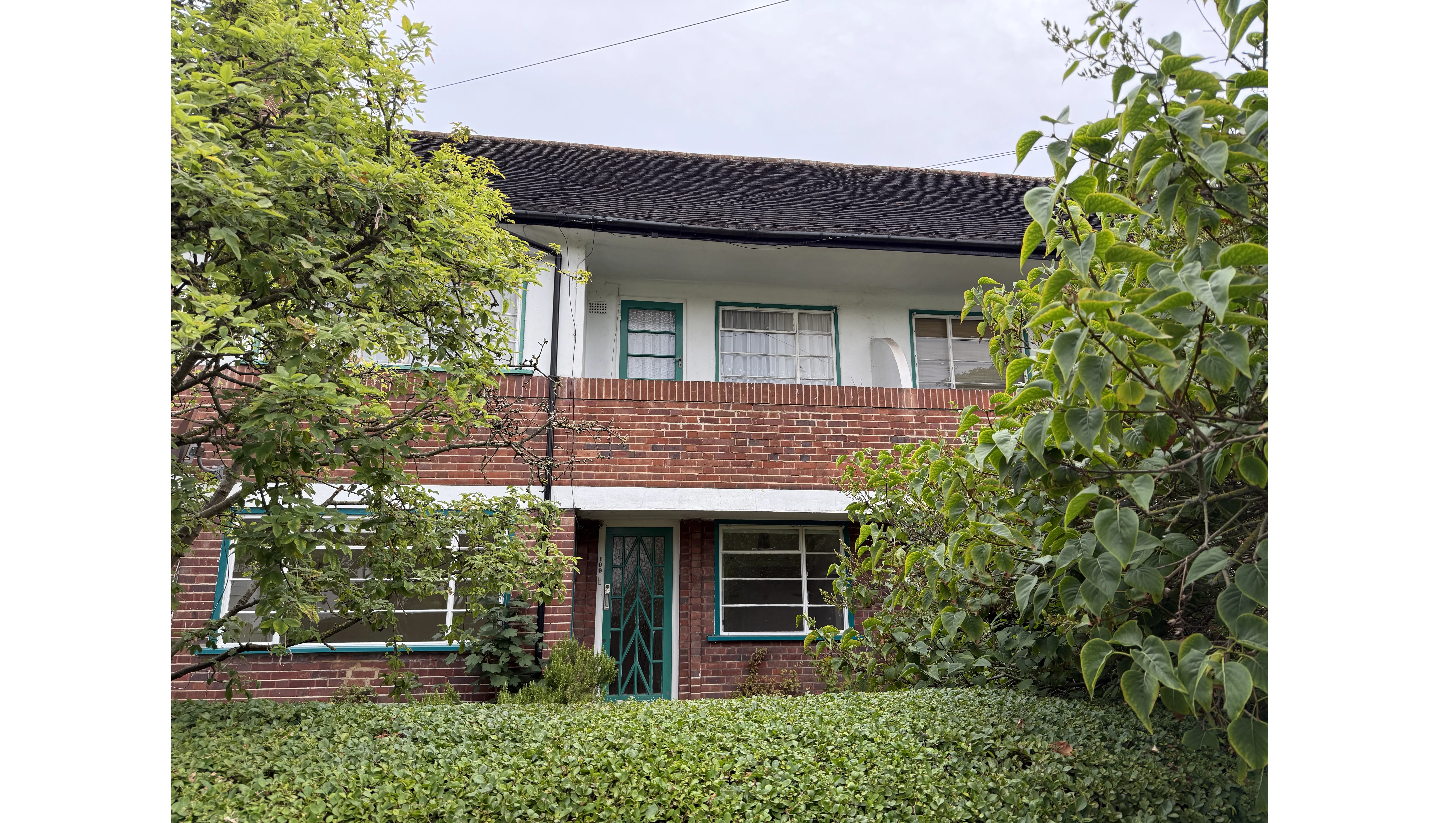 VACANT - Leasehold Self Contained Well Located Ground Floor Flat