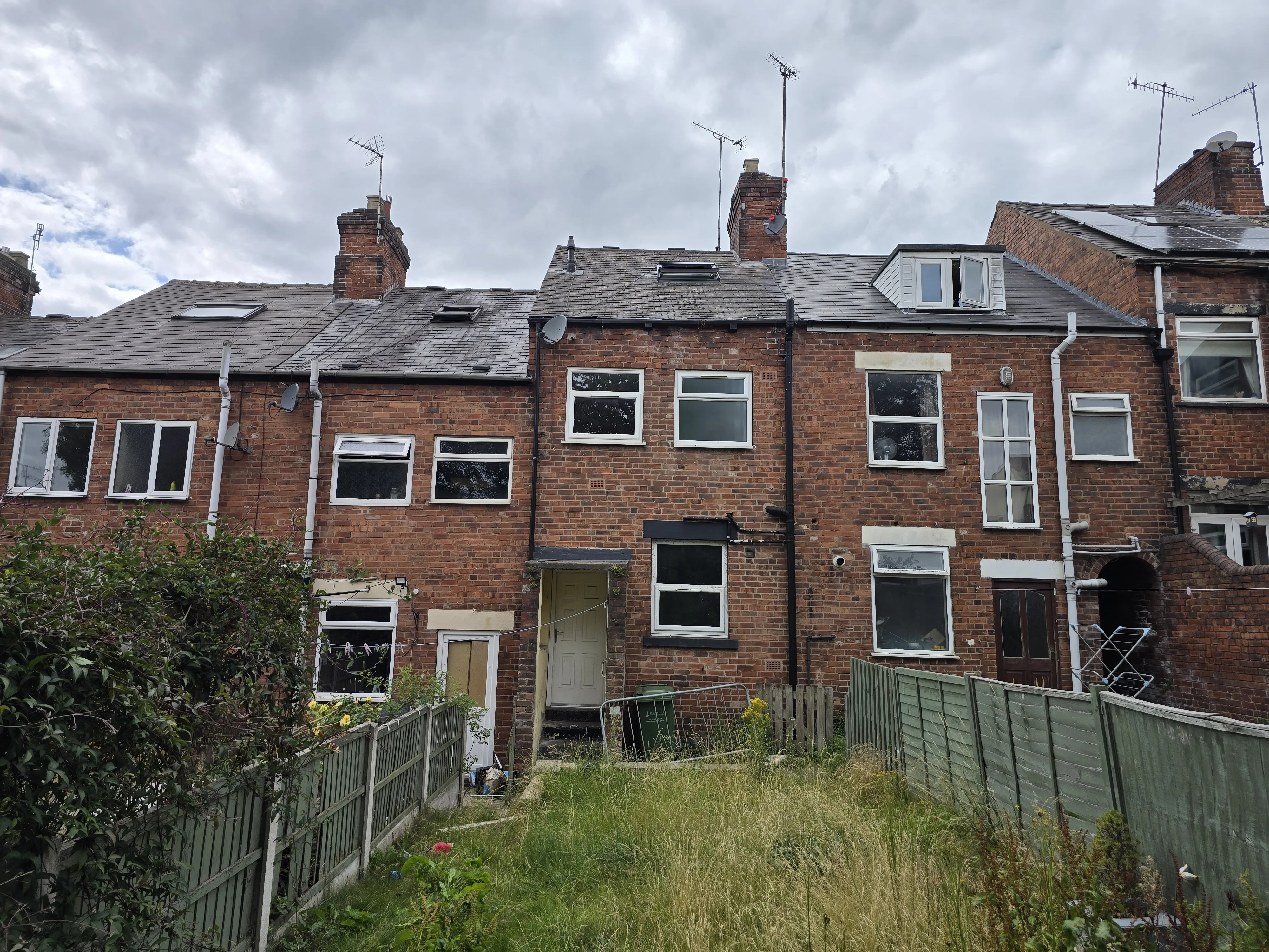 VACANT - Freehold Mid Terrace House