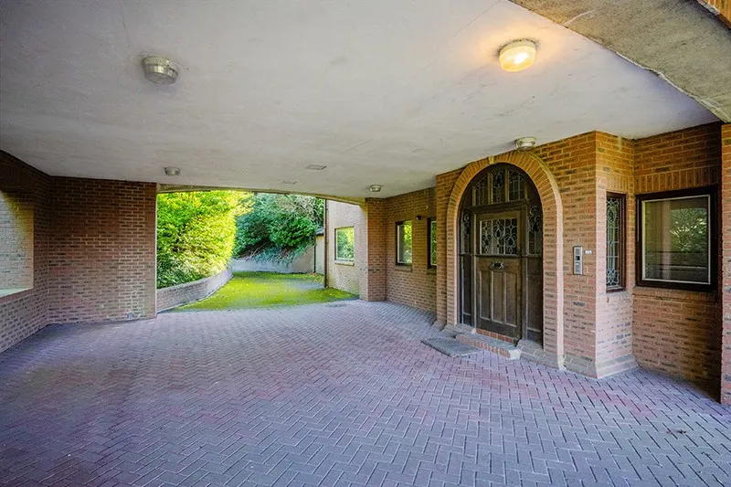 VACANT - Two Adjoining Freehold Sites with Planning