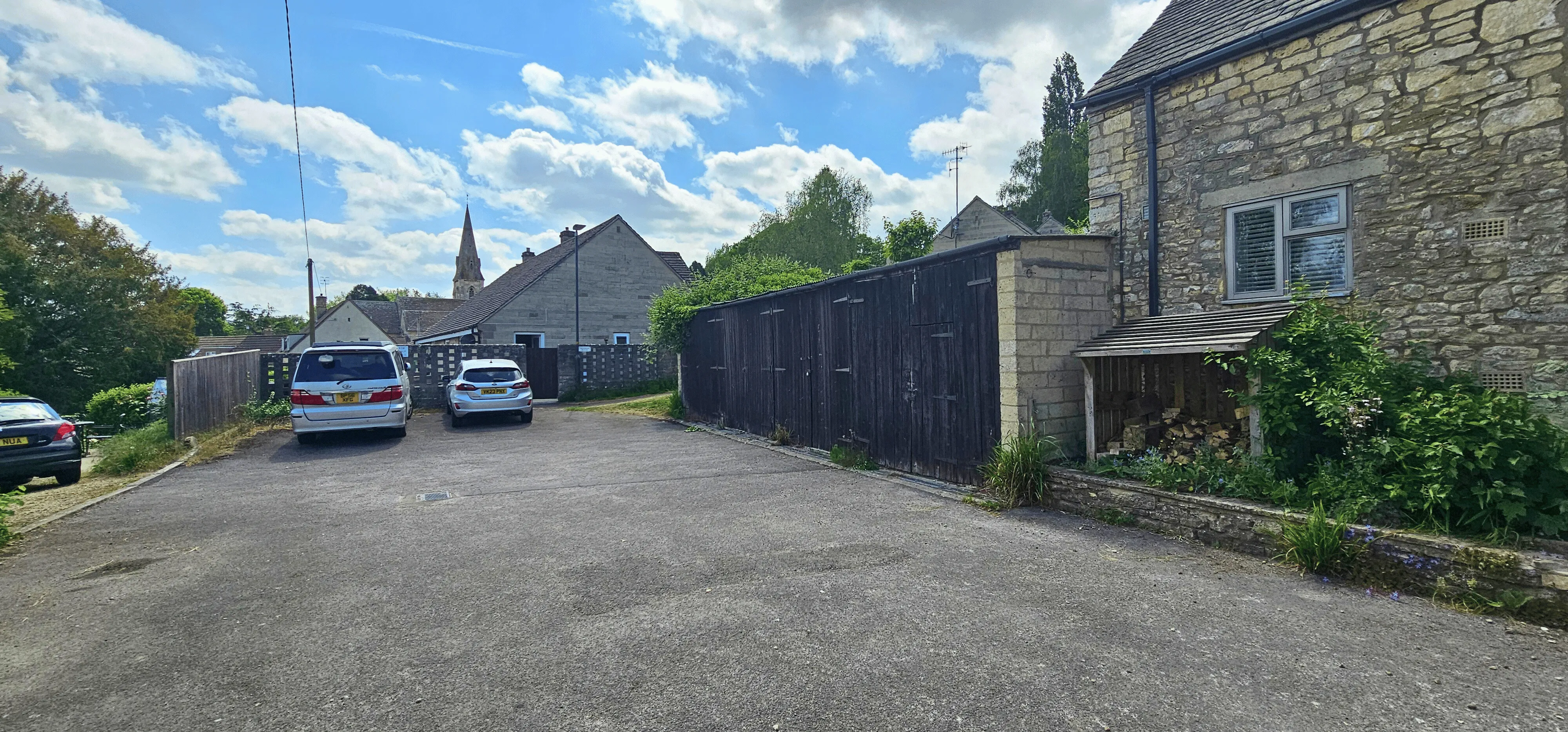 VACANT - Freehold Garages and Site 