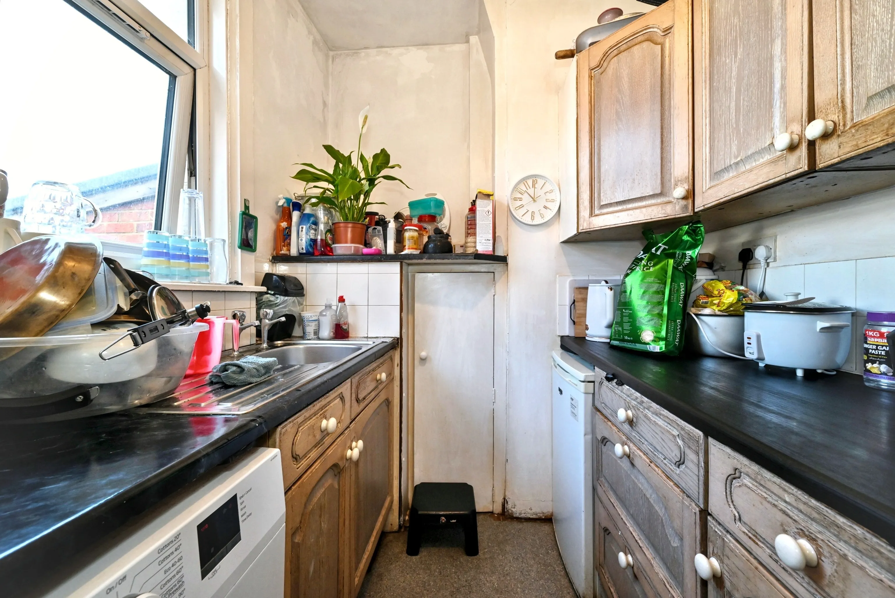 INVESTMENT - Freehold End of Terrace Building