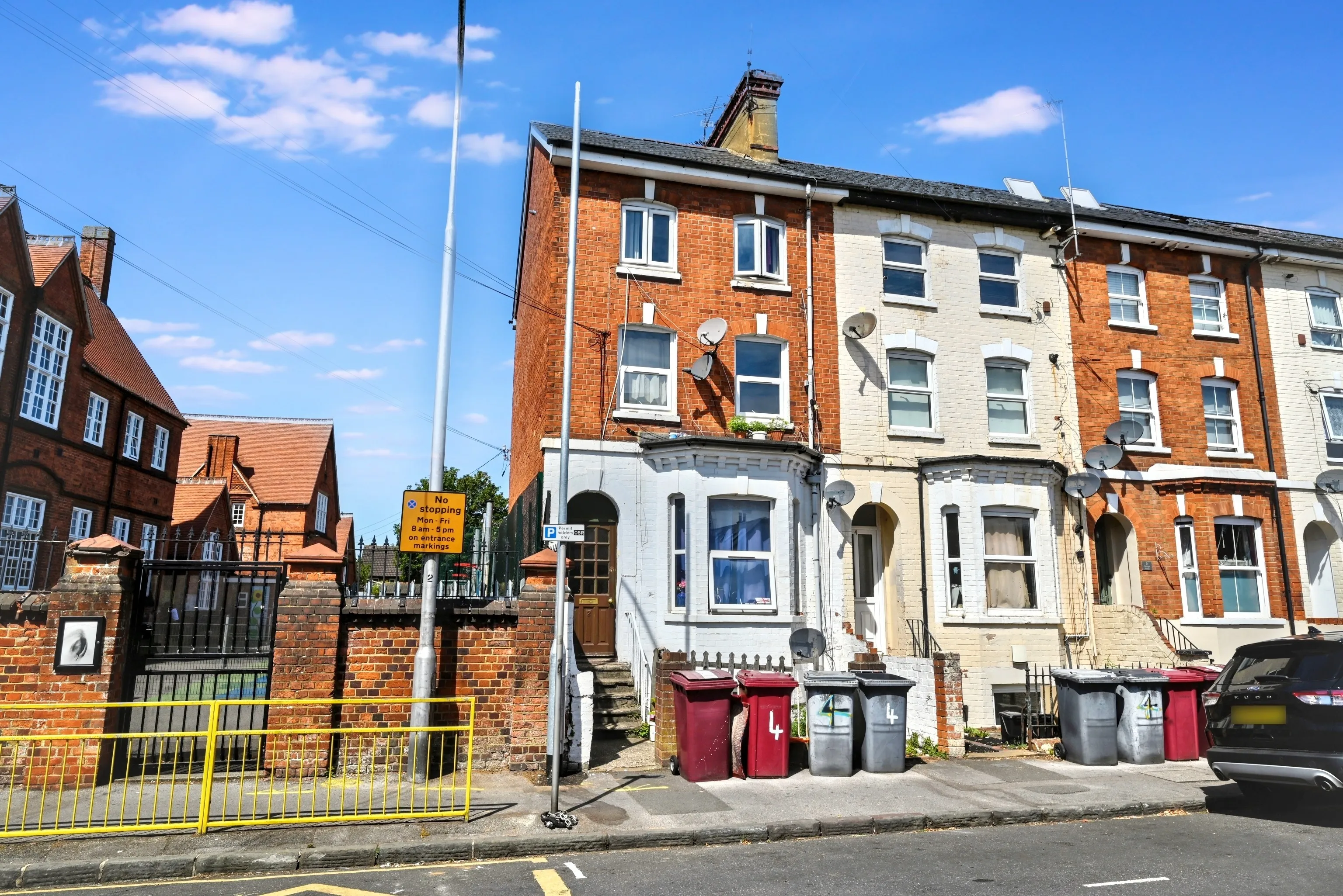 INVESTMENT - Freehold End of Terrace Building