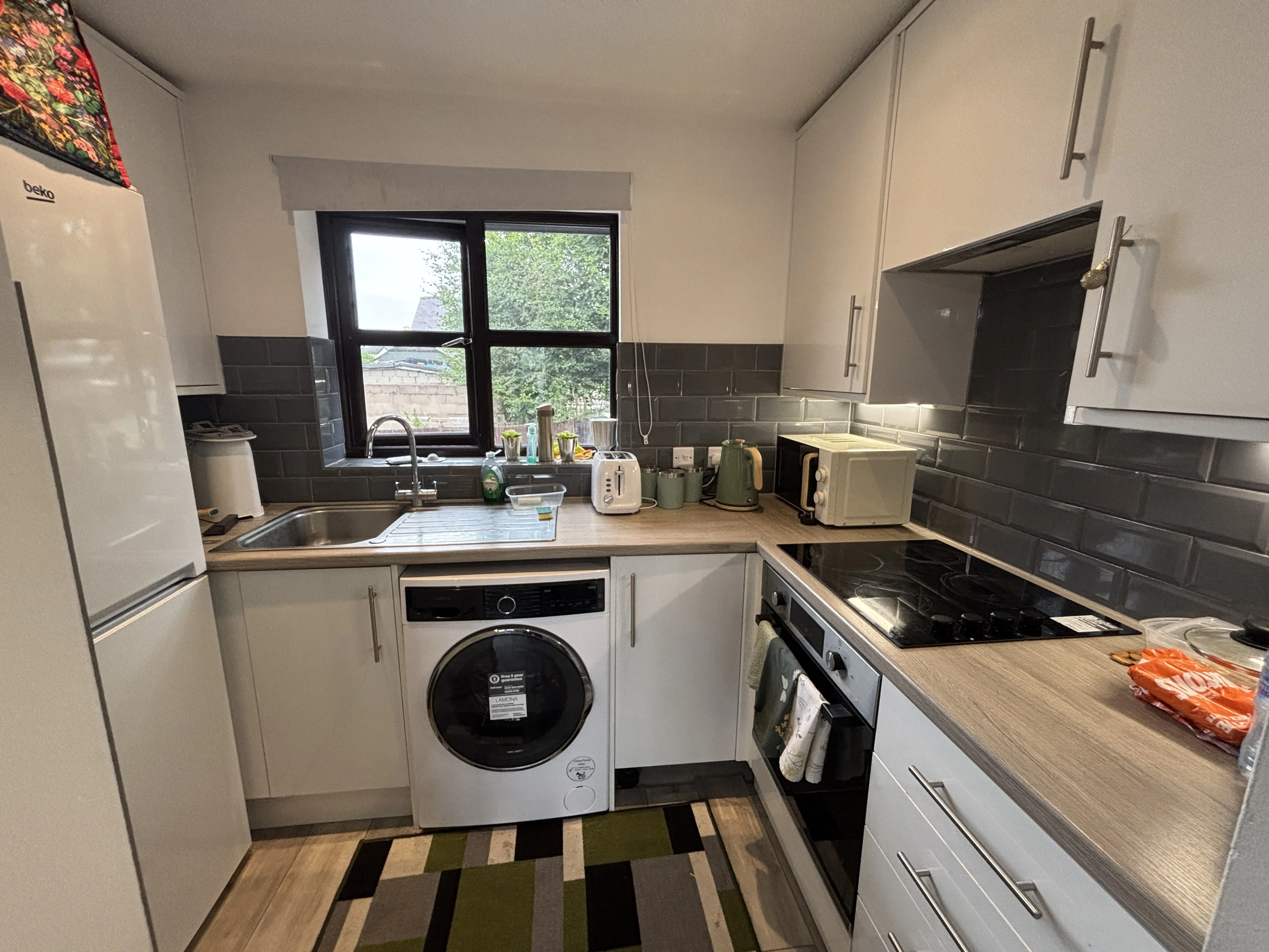 INVESTMENT - Share of Freehold Self Contained First Floor Studio Flat 