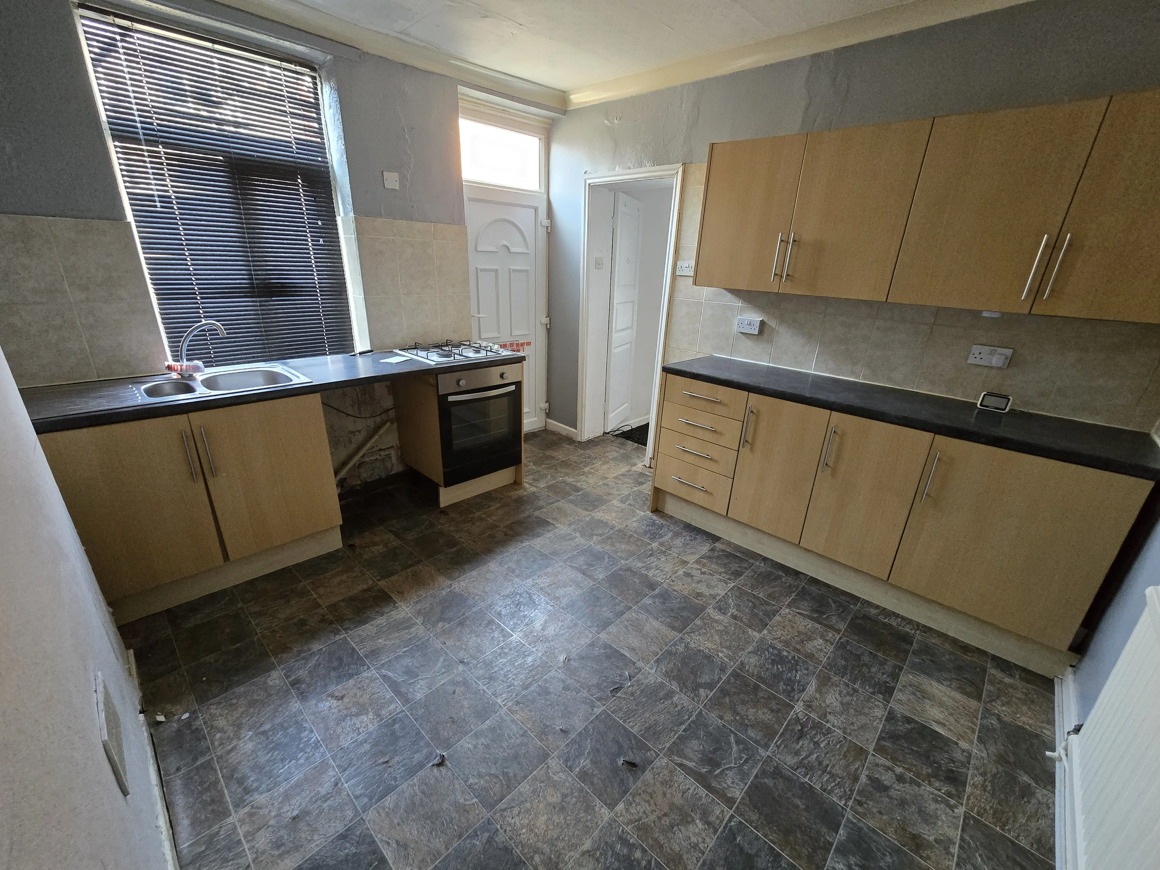 VACANT - Freehold Terrace House