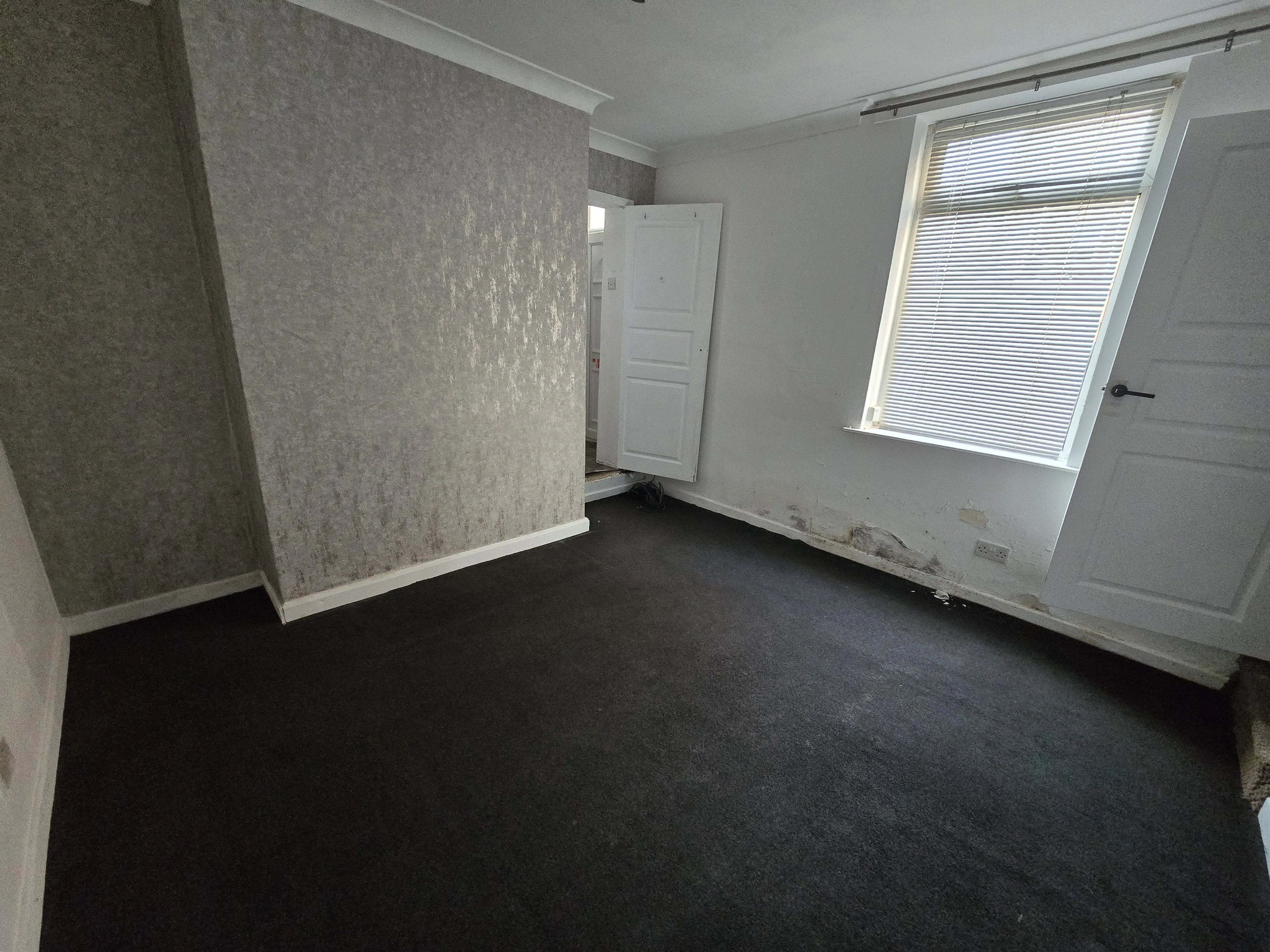 VACANT - Freehold Terrace House