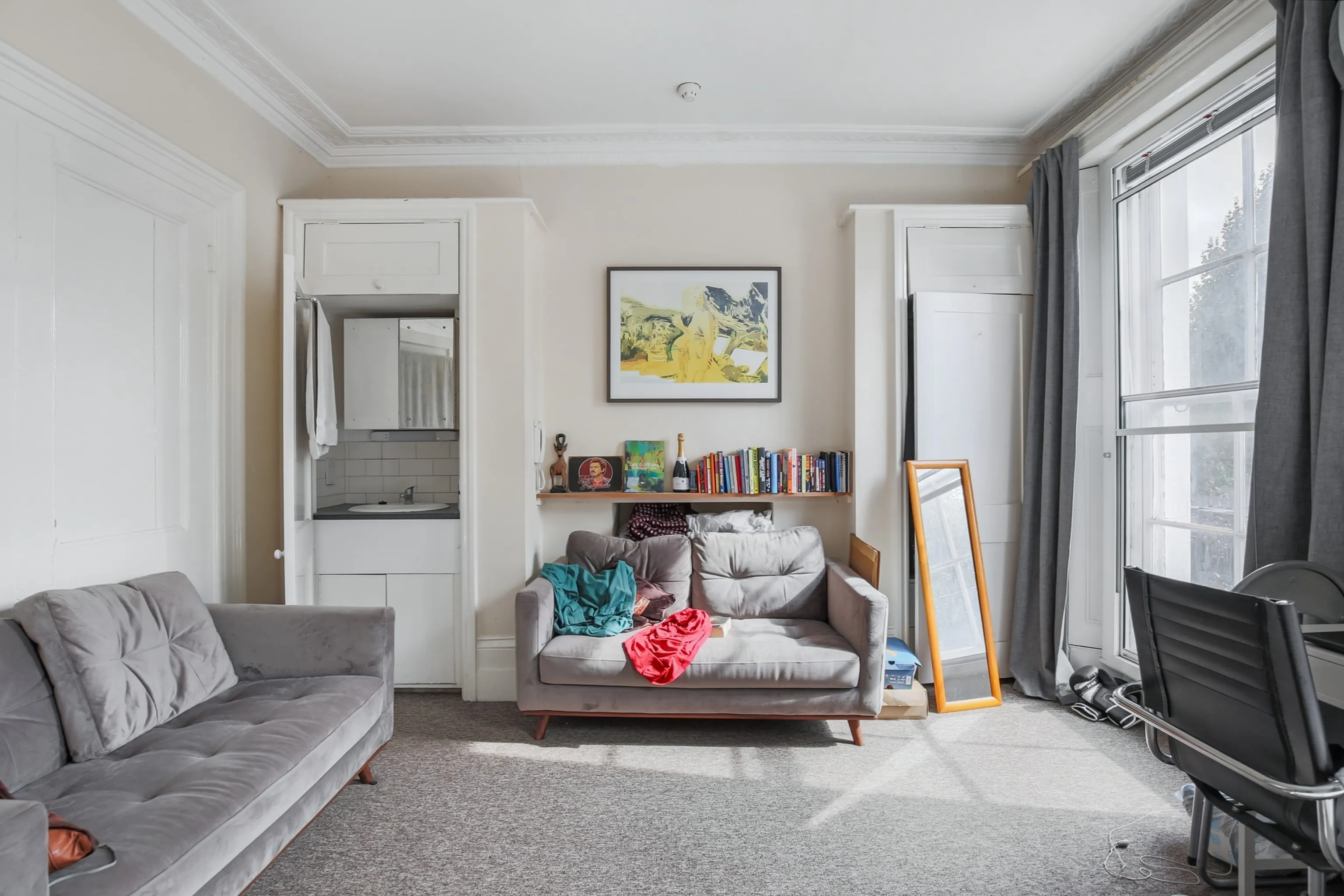 VACANT - Substantial Freehold Mid Terrace Building 
