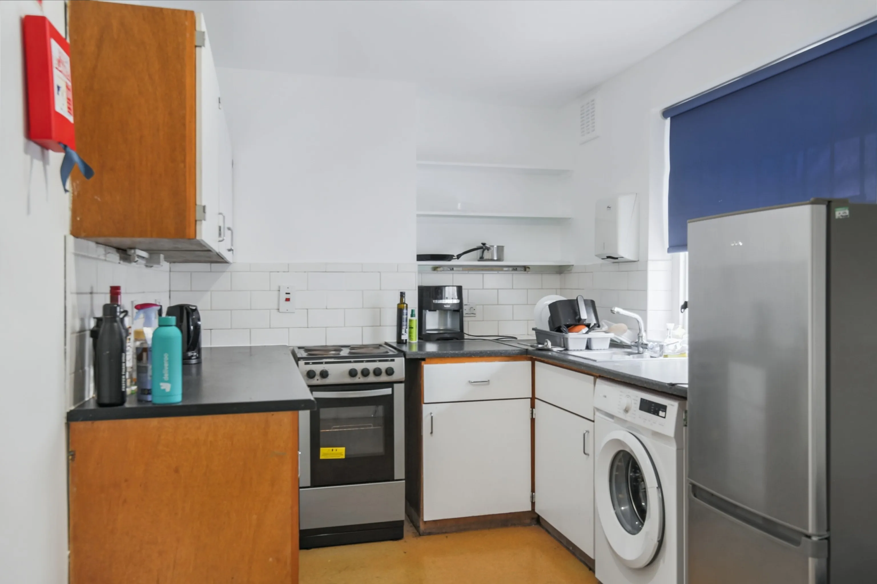 VACANT - Substantial Freehold Mid Terrace Building 