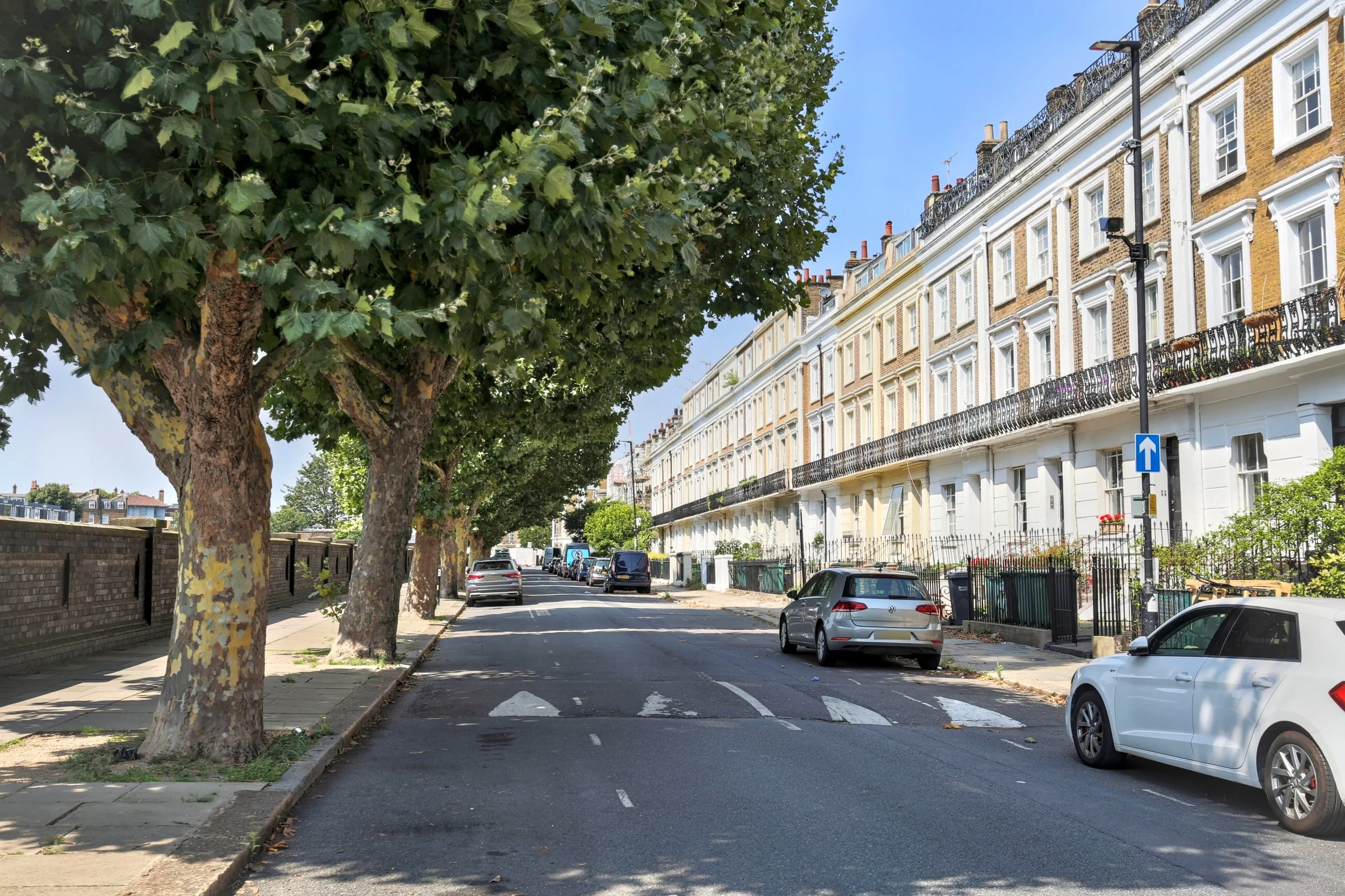 VACANT - Substantial Freehold Mid Terrace Building 
