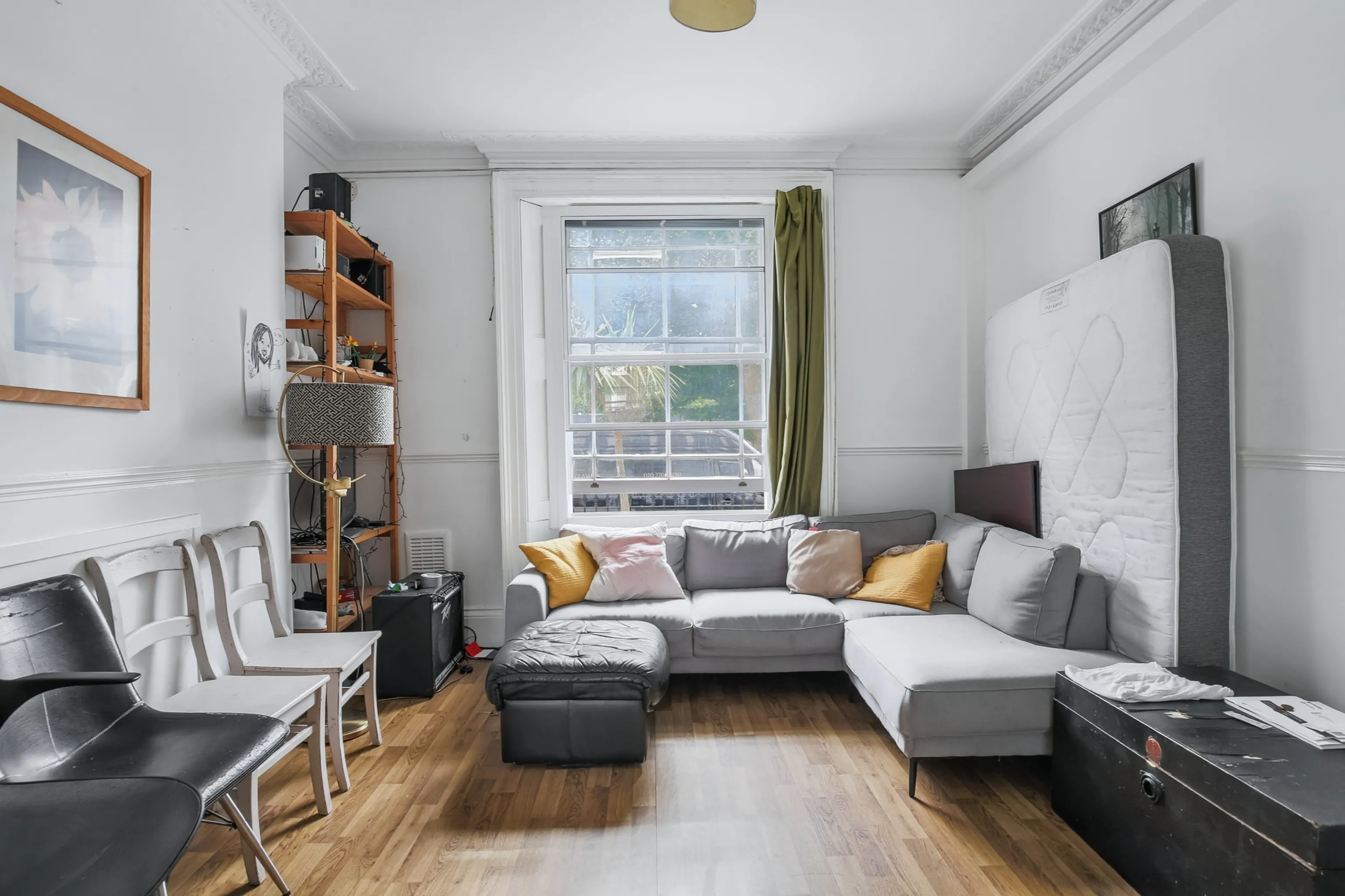 VACANT - Substantial Freehold Mid Terrace Building 