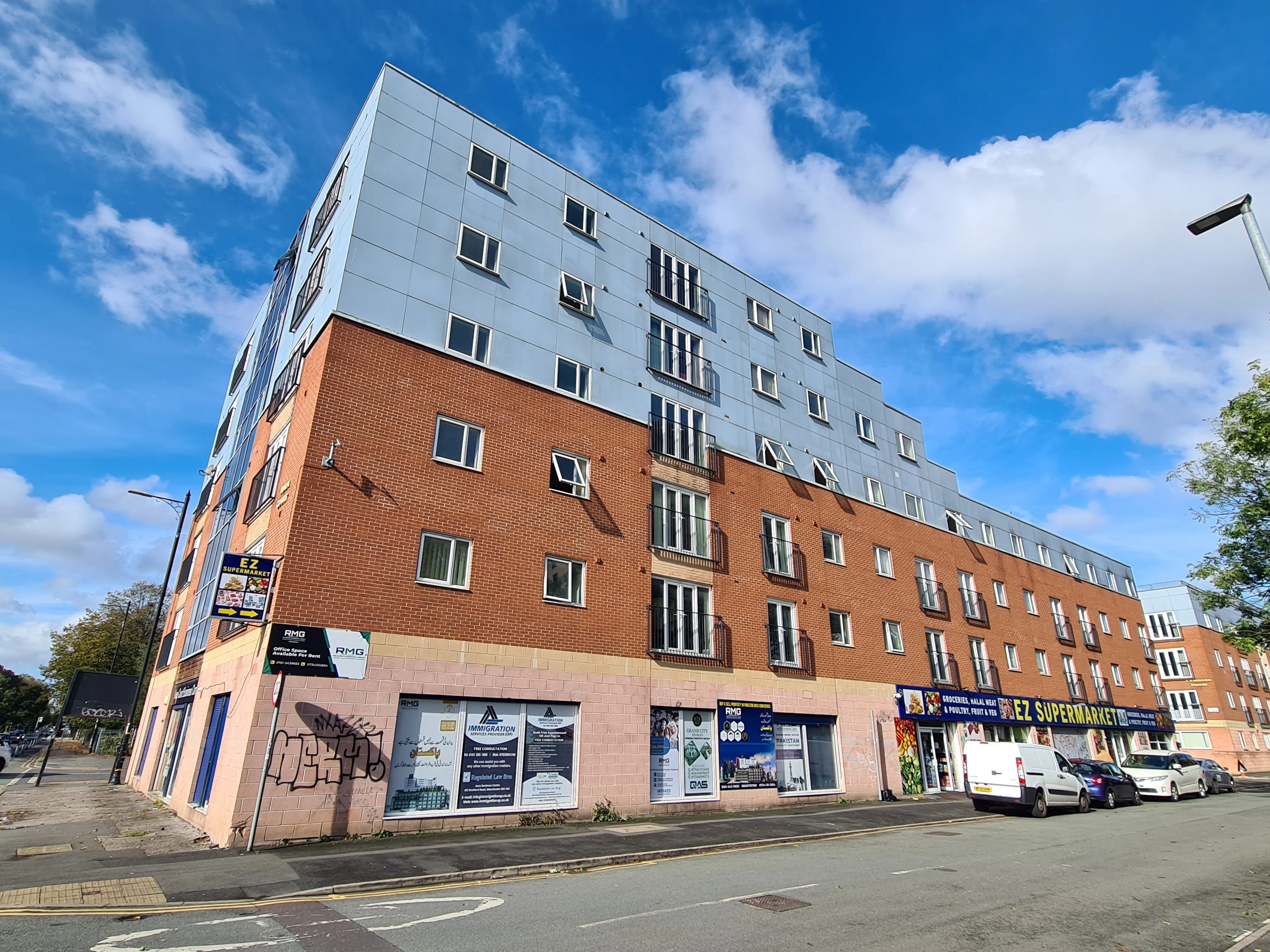 VACANT - Leasehold Self Contained Third Floor Flat