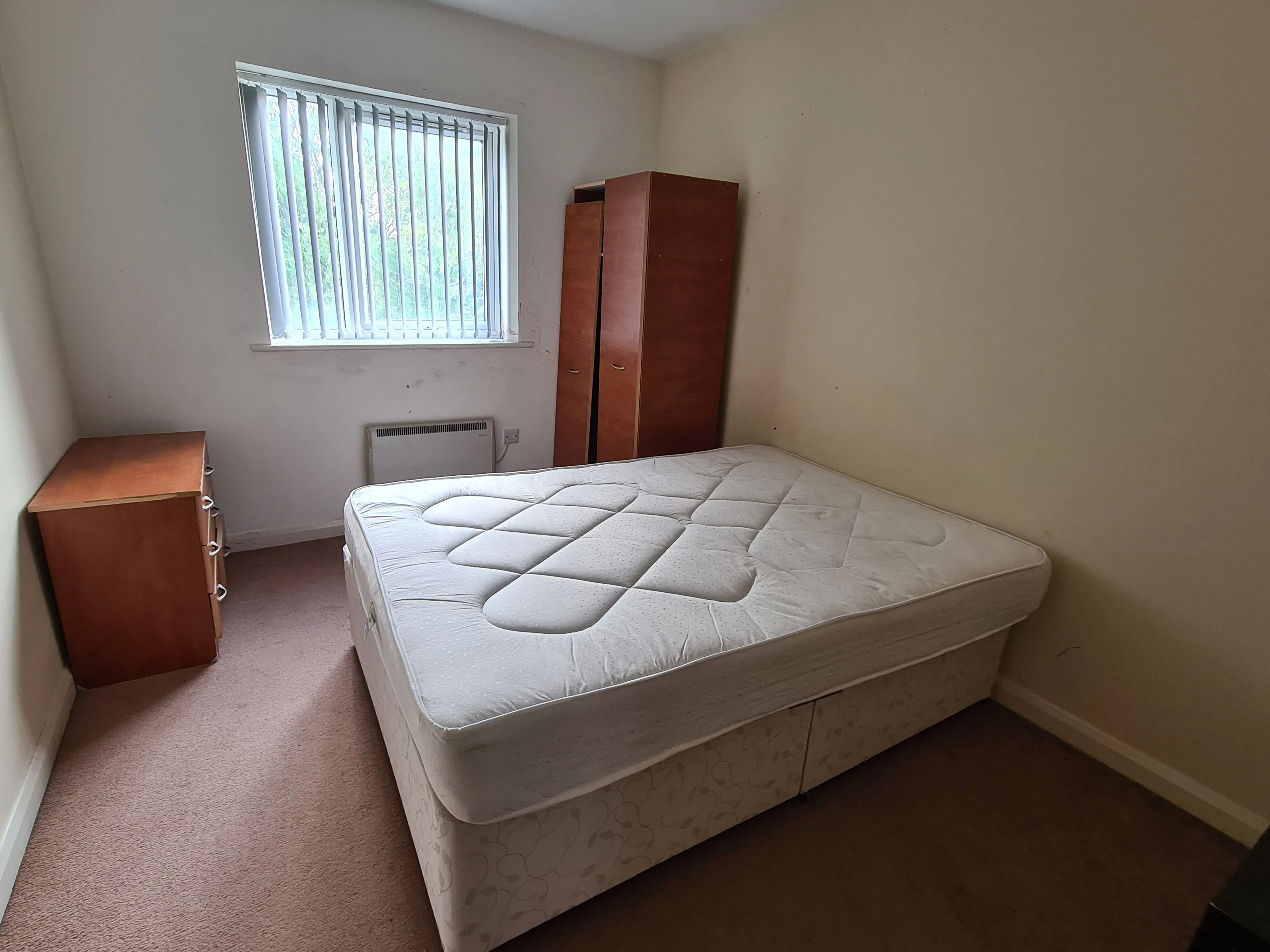 VACANT - Leasehold Self Contained Third Floor Flat