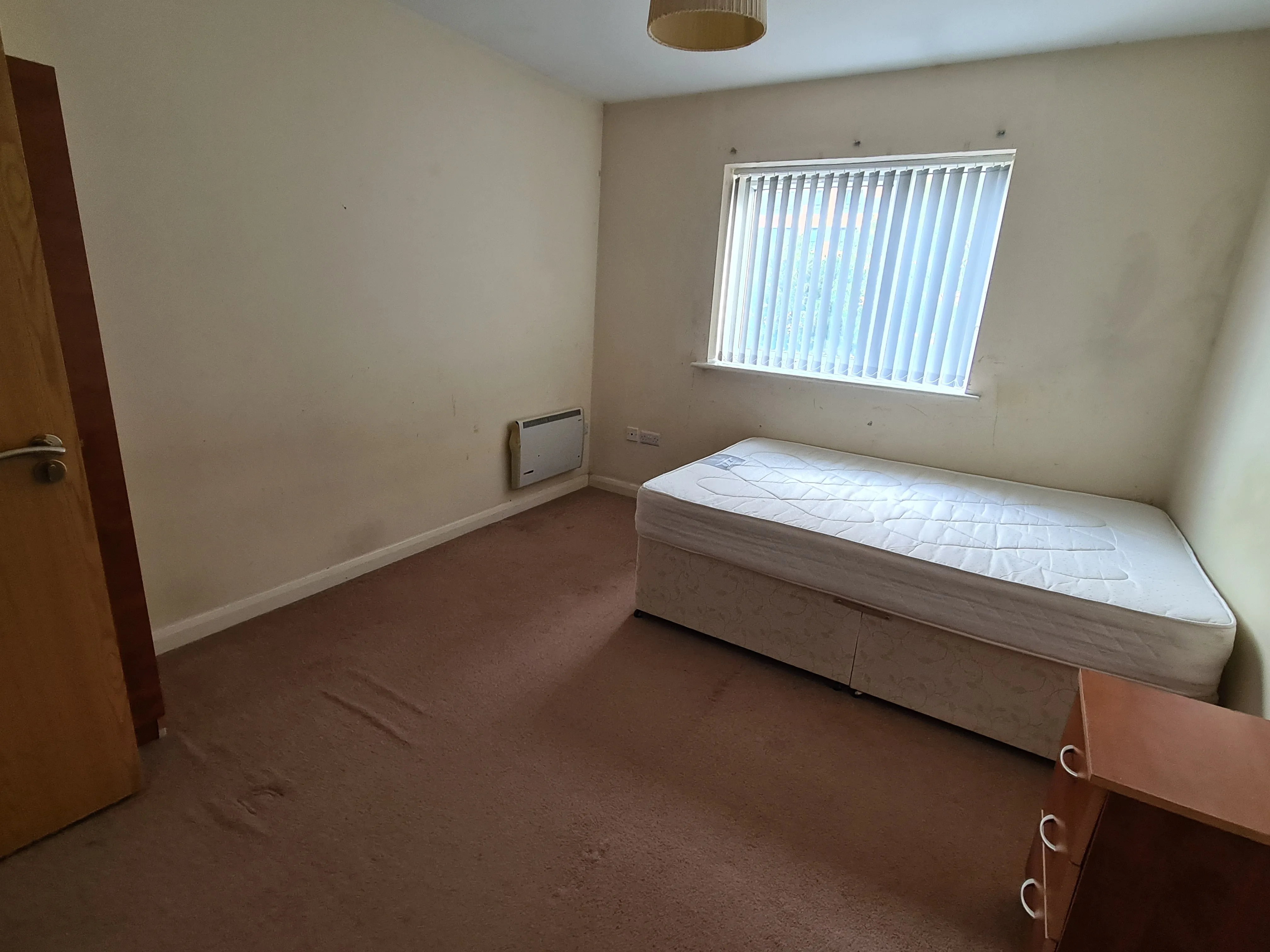 VACANT - Leasehold Self Contained Third Floor Flat